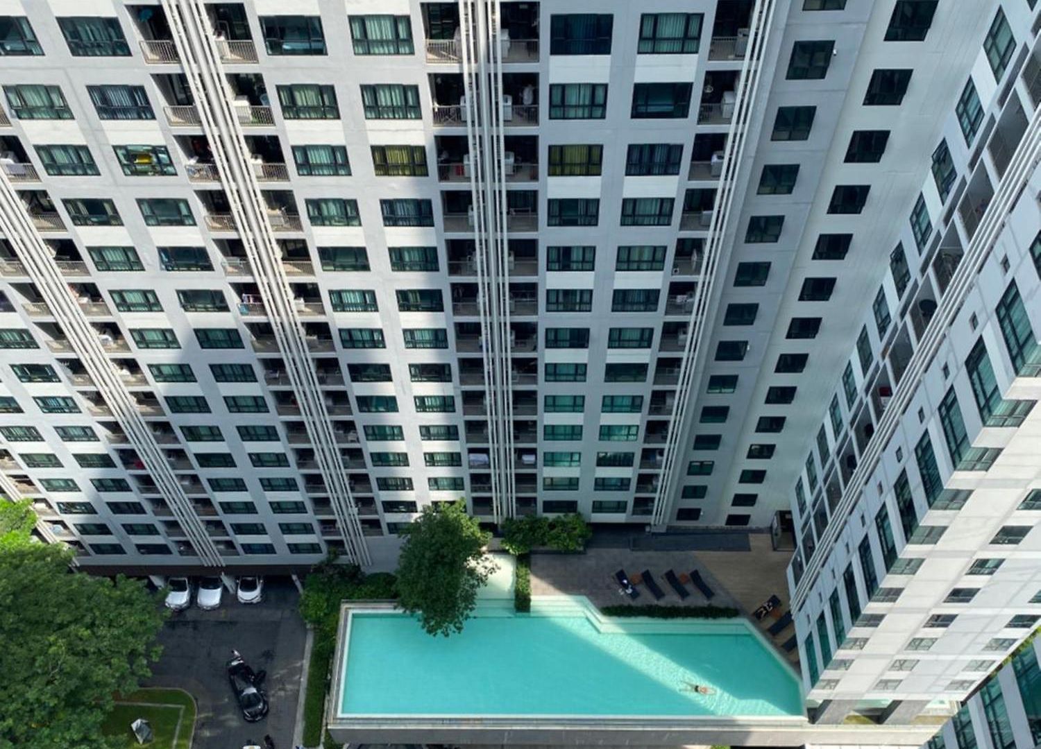 อพาร์ทเม้น - Roof Pool *