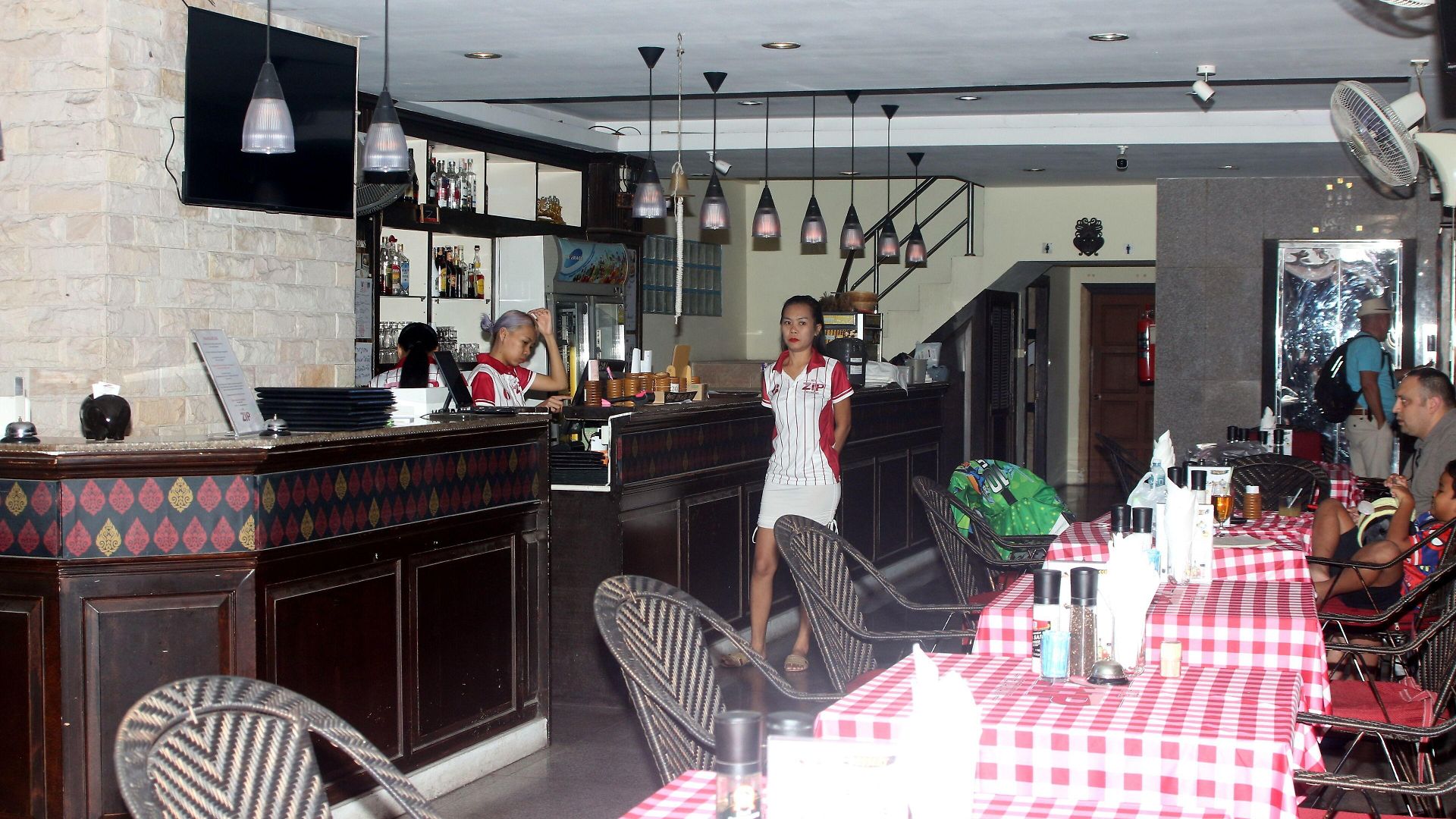 โรงแรม Zip & Restaurant Pattaya