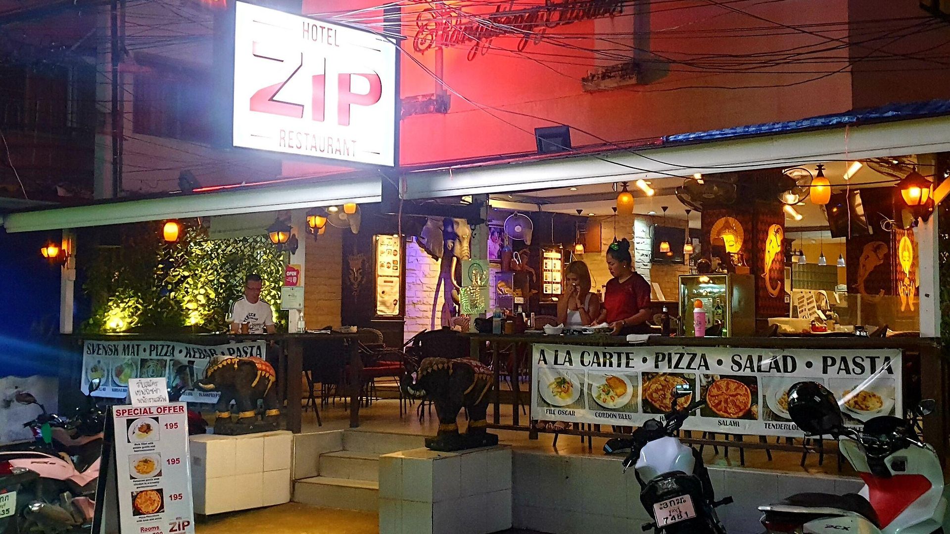 Zip & Restaurant 3*