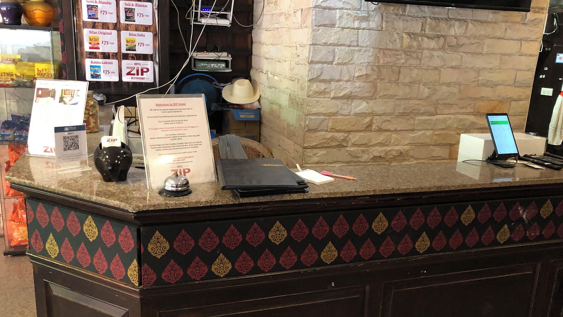 Zip & Restaurant โรงแรม