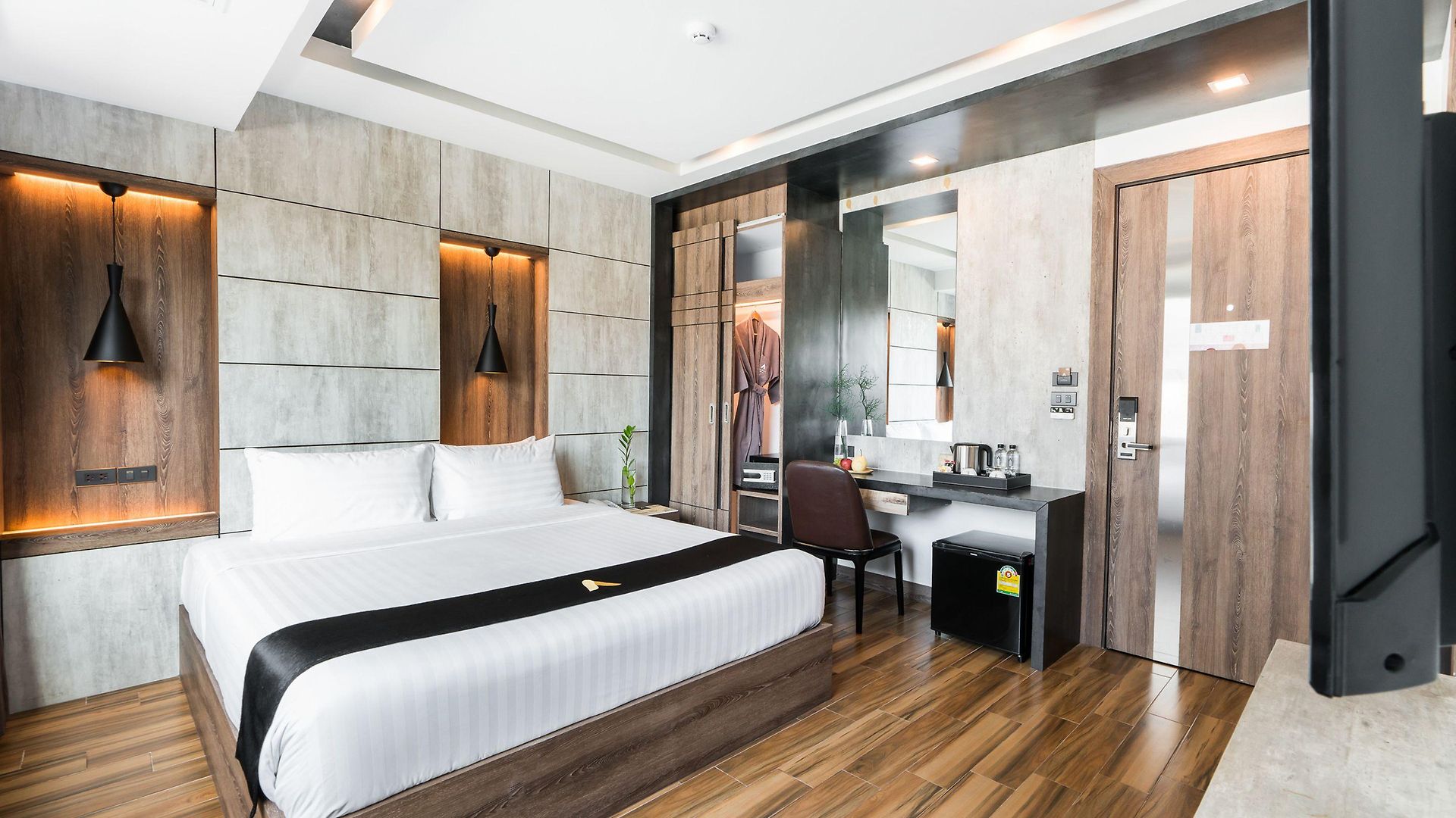 Acqua Hotel 4*