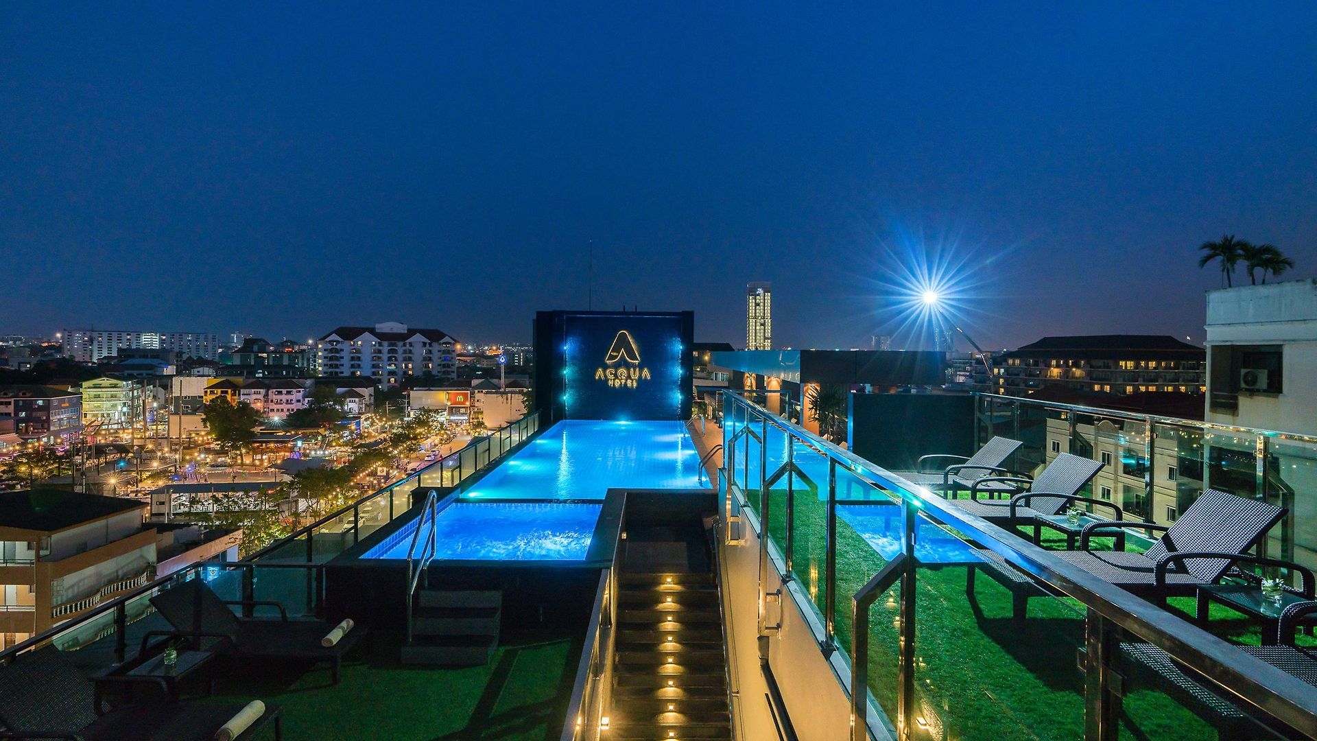 Acqua Hotel 4*