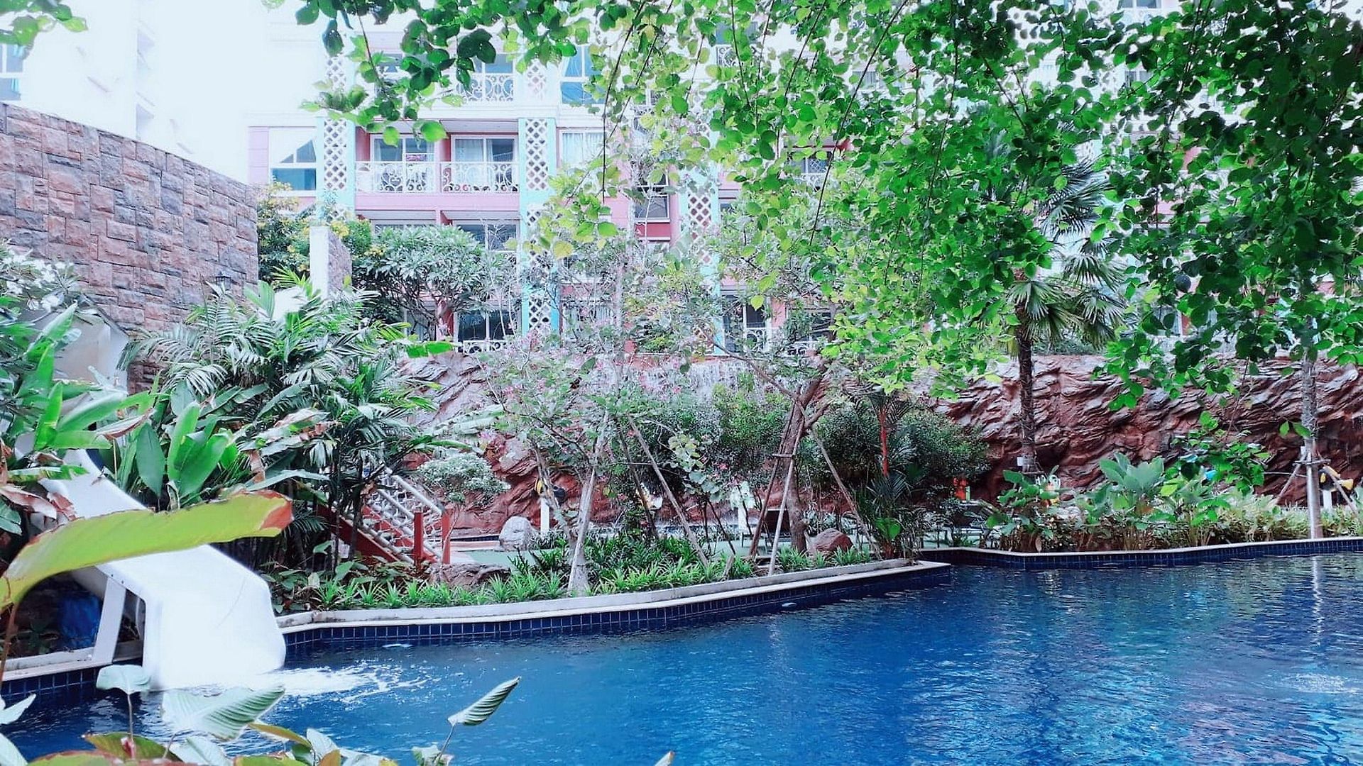 Grande Caribbean By Somphong Pattaya