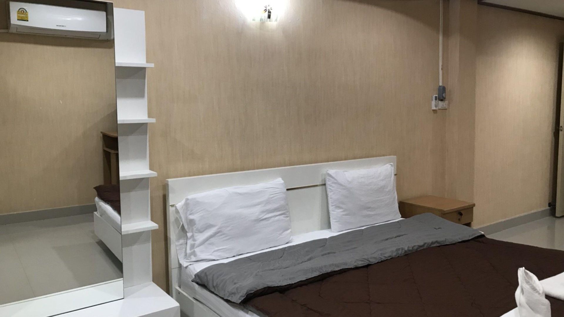 Oyo 75494 President บ้านพัก 3*