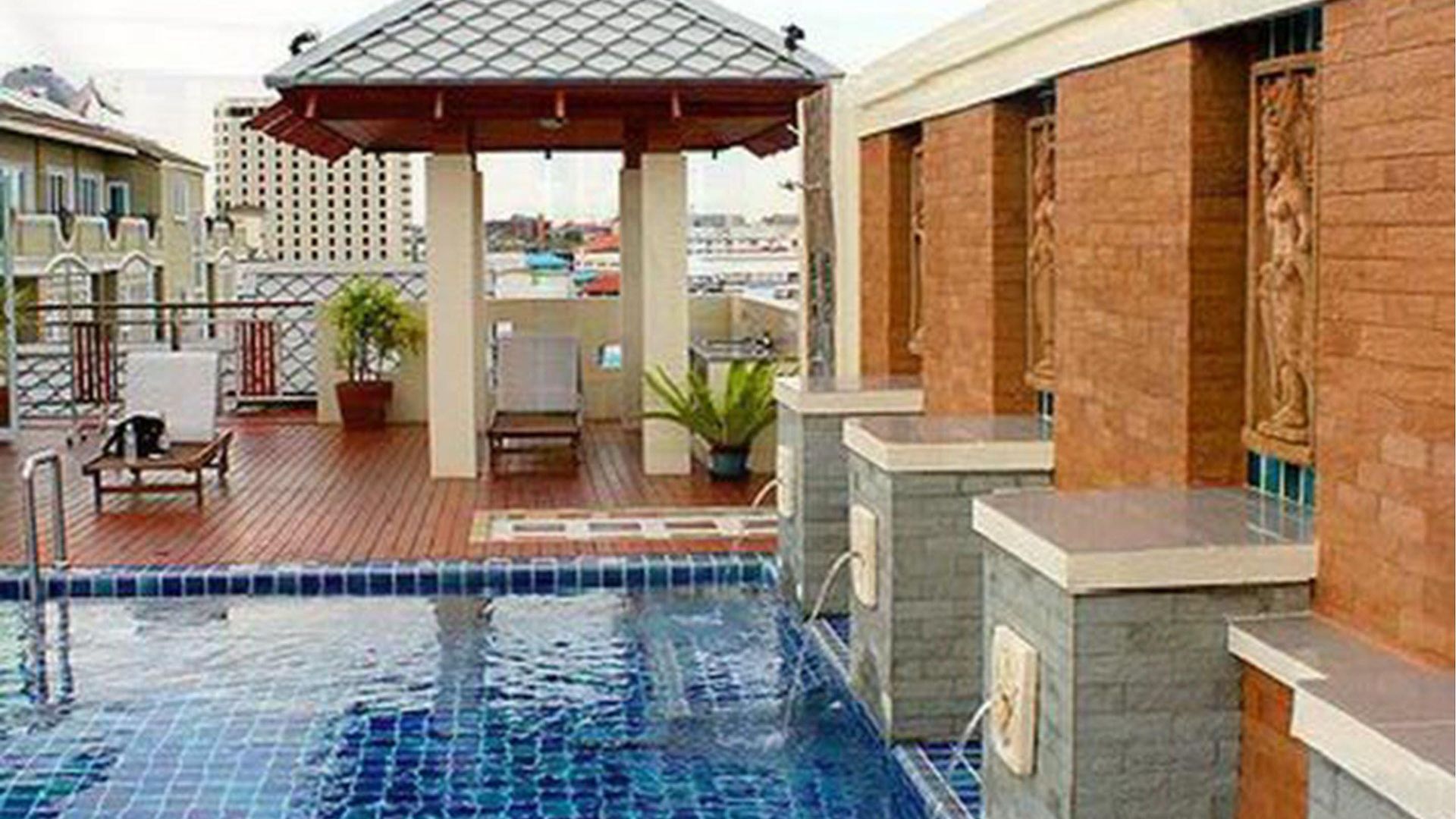 โรงแรม D 2