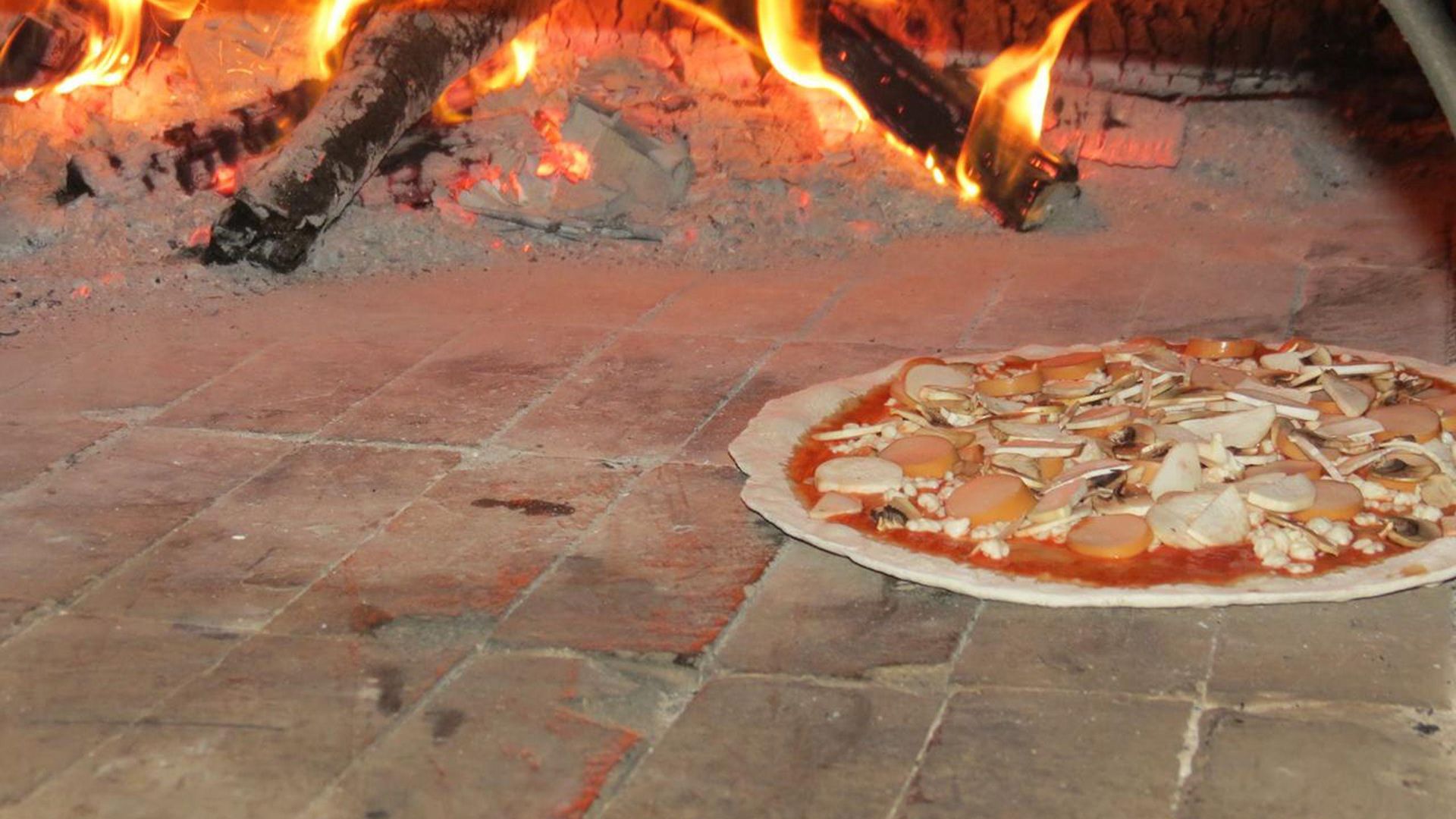 Pizza Italy Restaurant And * Pattaya