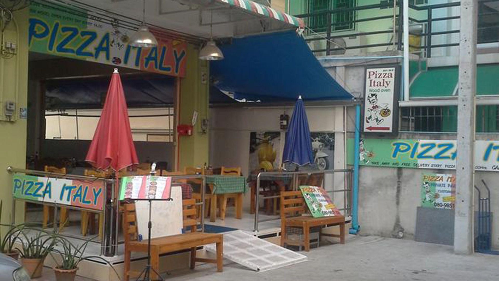 Pizza Italy Restaurant And บ้านพัก