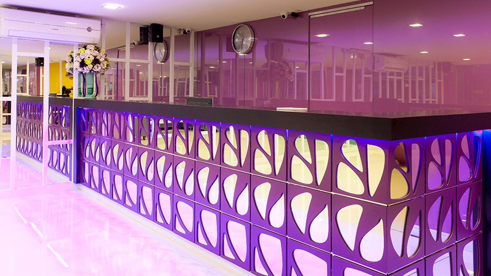 Holidays Hotel