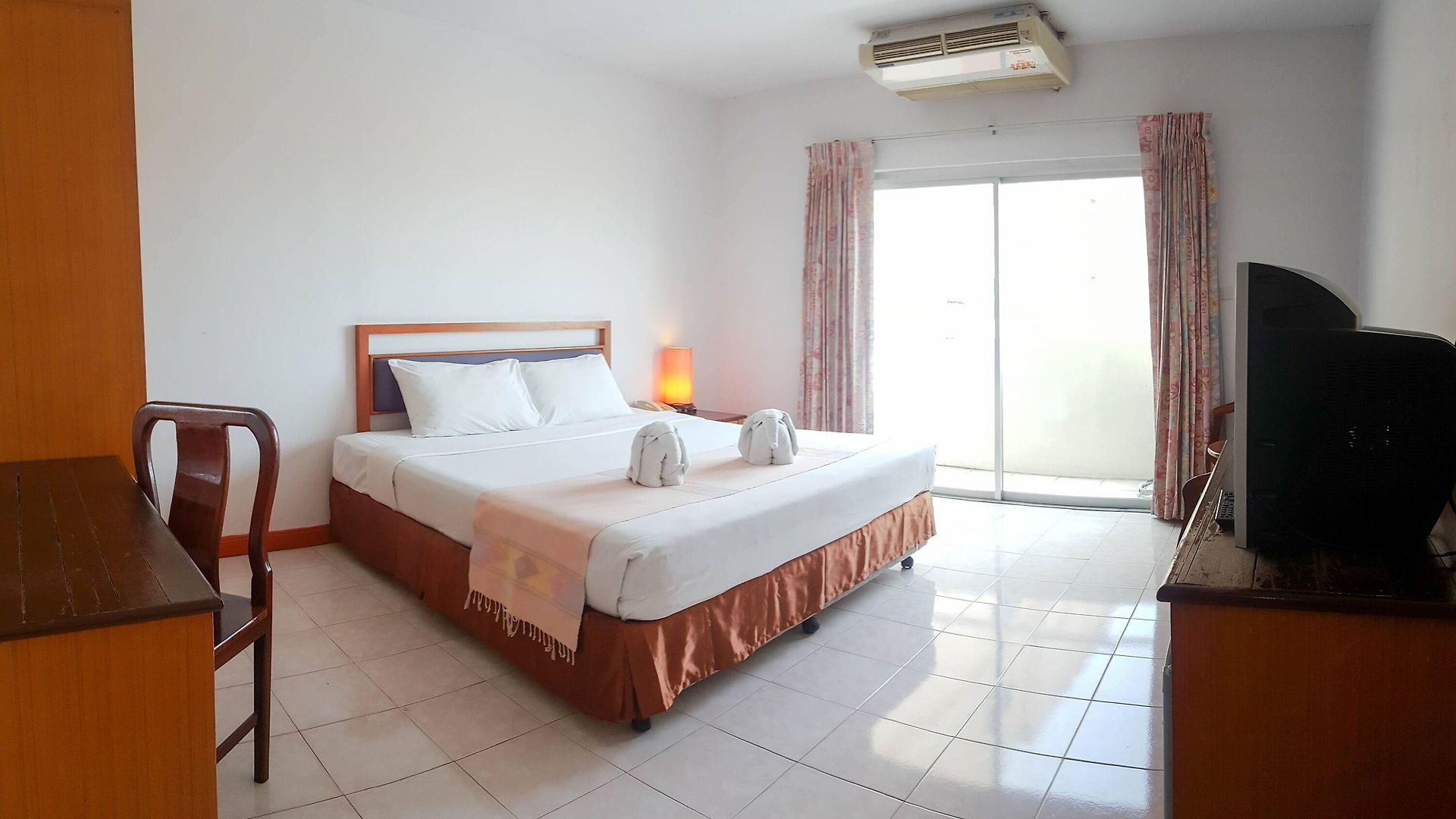 โรงแรม Eastiny Bella Vista