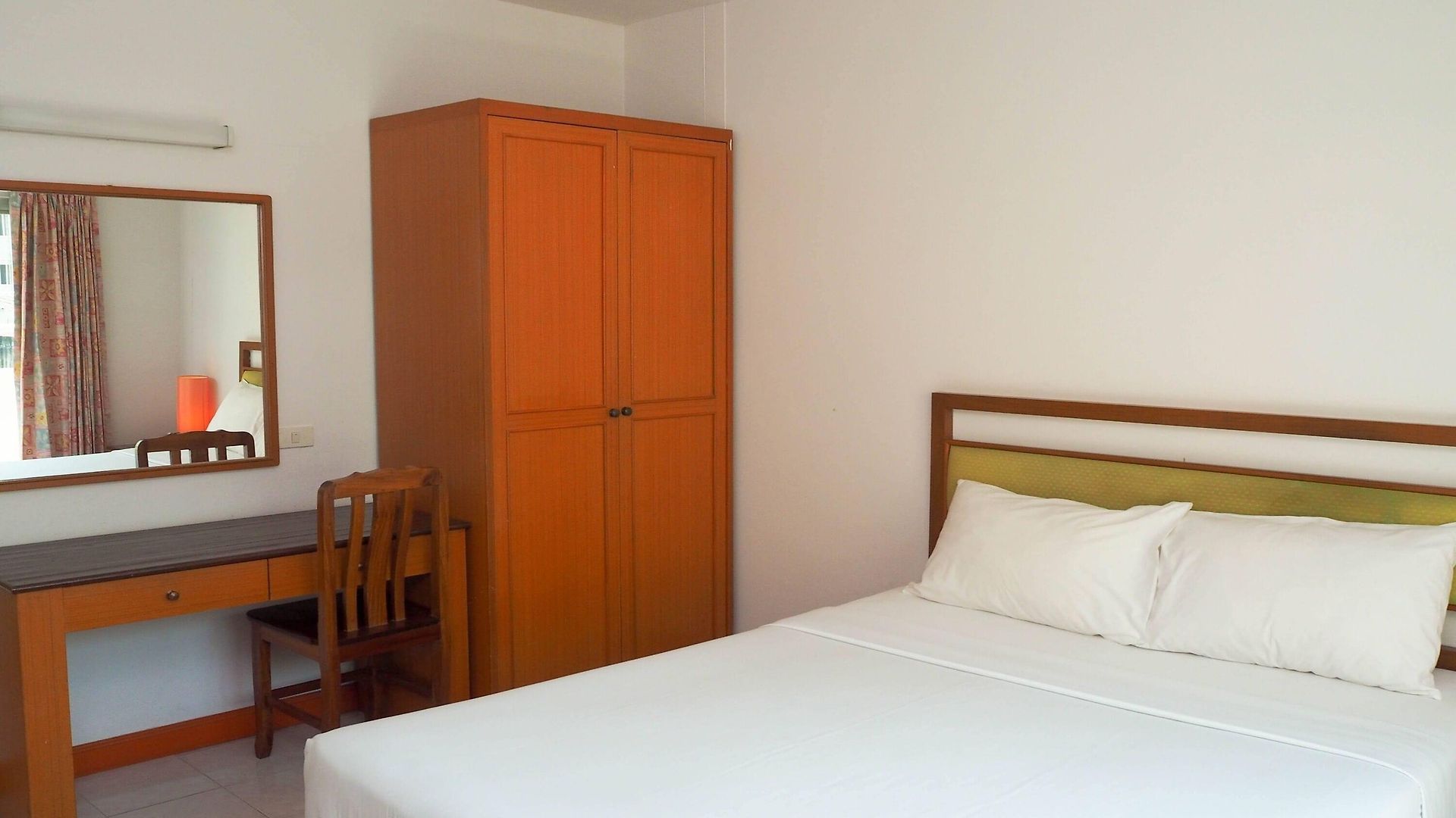 โรงแรม Eastiny Bella Vista
