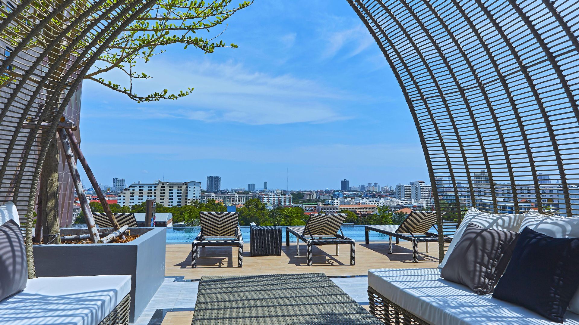 โรงแรม Chezzotel 4*