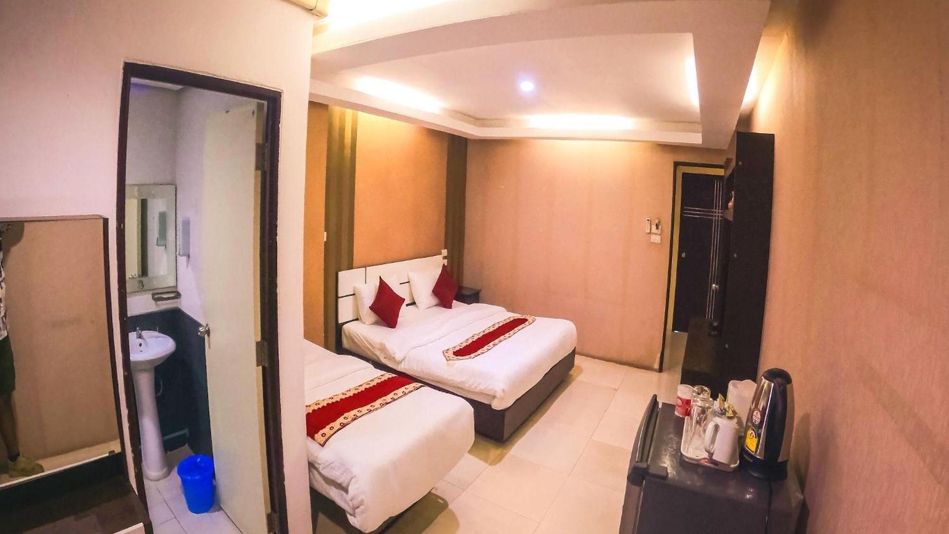 House Of Pattaya- Near Walking Street