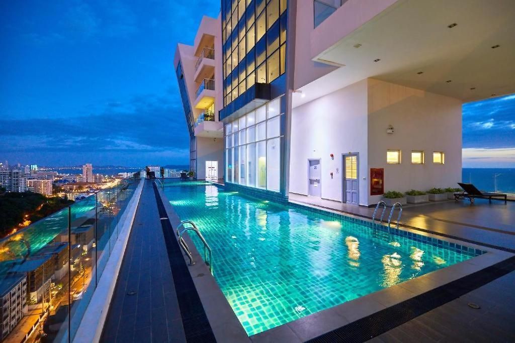 อพาร์ทเม้น The Vision - Sea View Balcony Pratumnak Pattaya