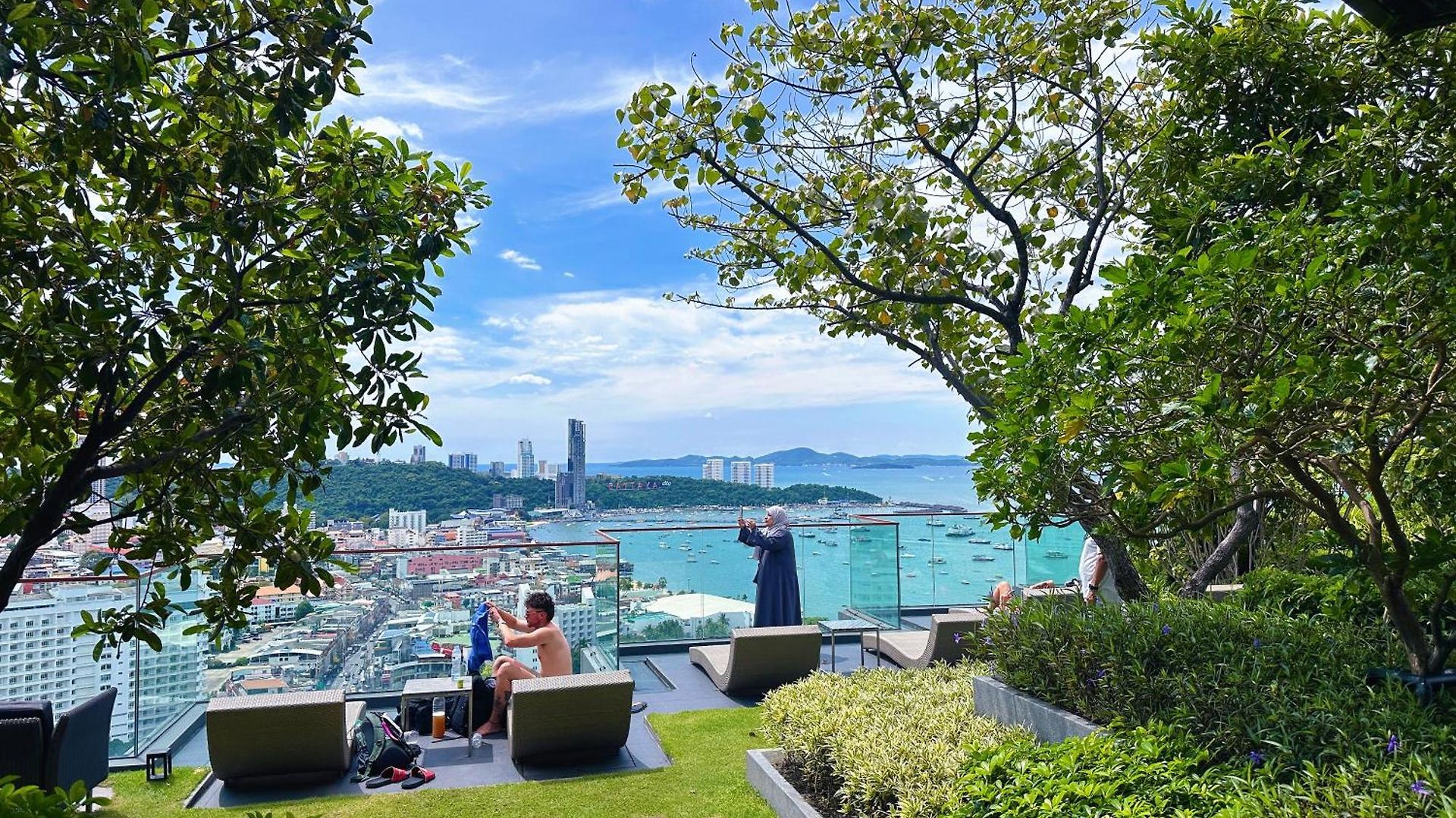 Edge Pattaya-luxury Downtown Escape *