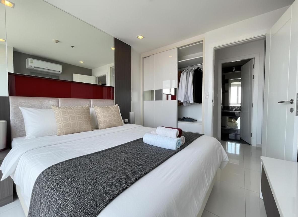 อพาร์ทเม้น The Vision - Sea View Balcony Pratumnak *