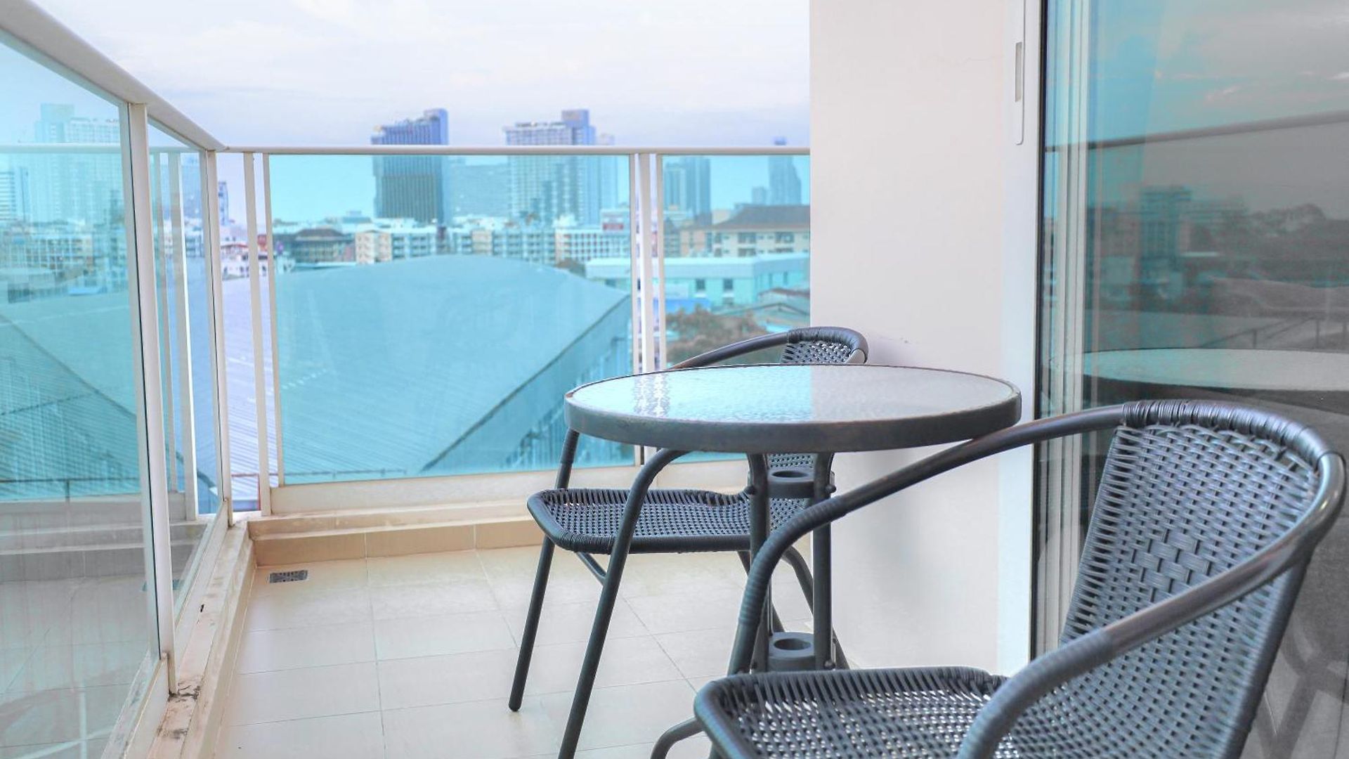 Garden Tower By Logo * Pattaya