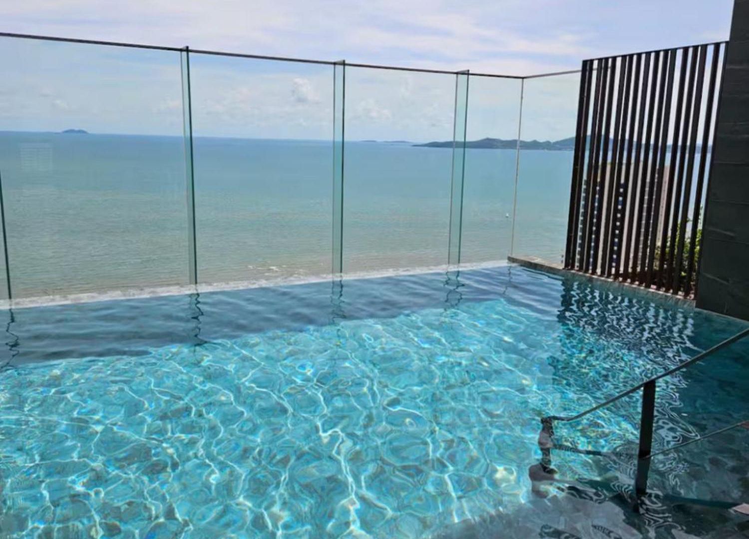 The Panora Luxury Seaview Apartment *