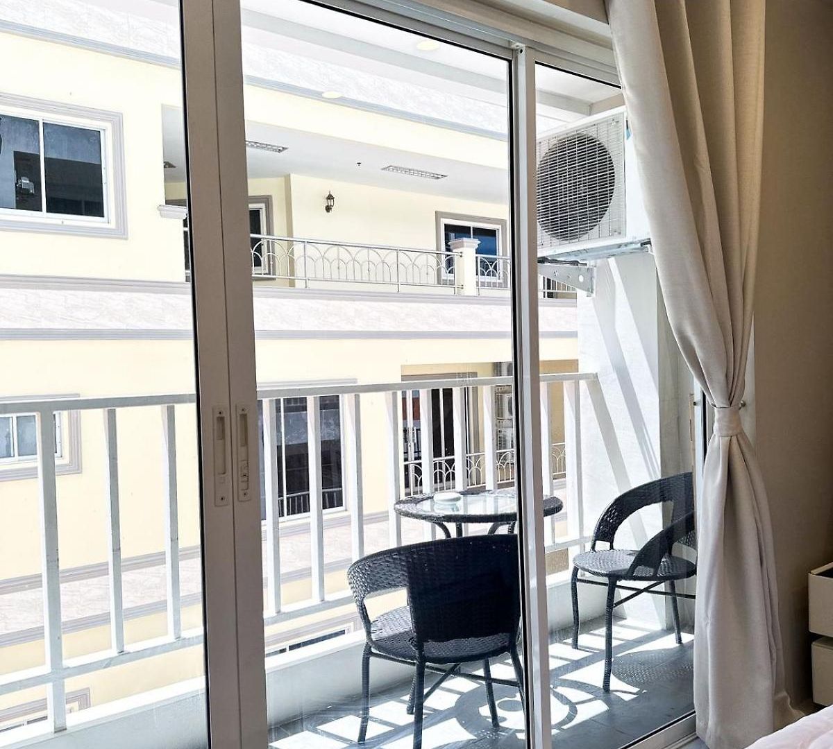 อพาร์ทเม้น Modern - Phratamnak Jomtien