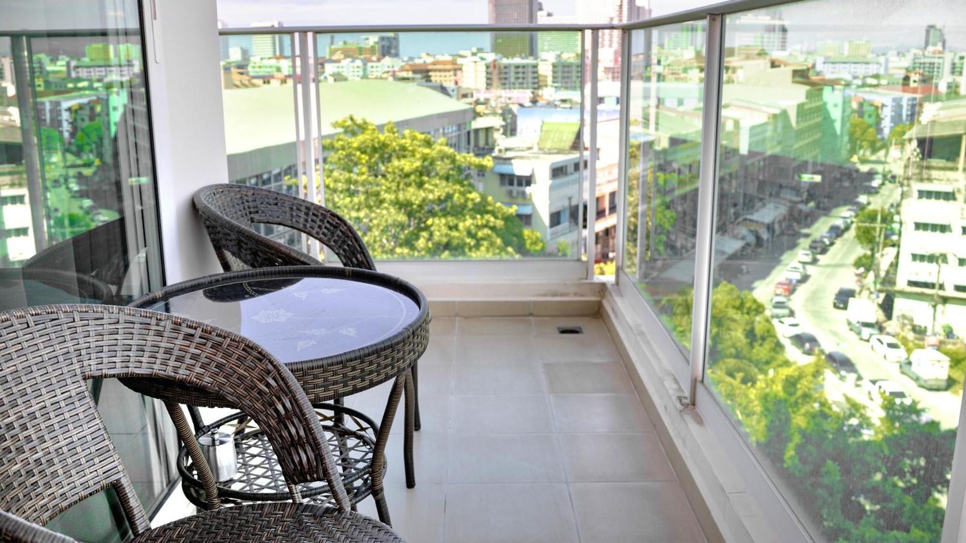 Garden Tower By Logo * Pattaya