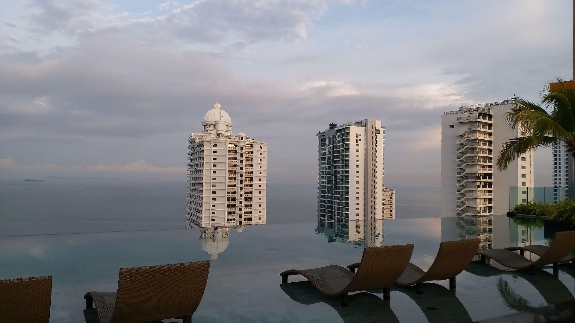 Apartment The Riviera Wongamat Hong