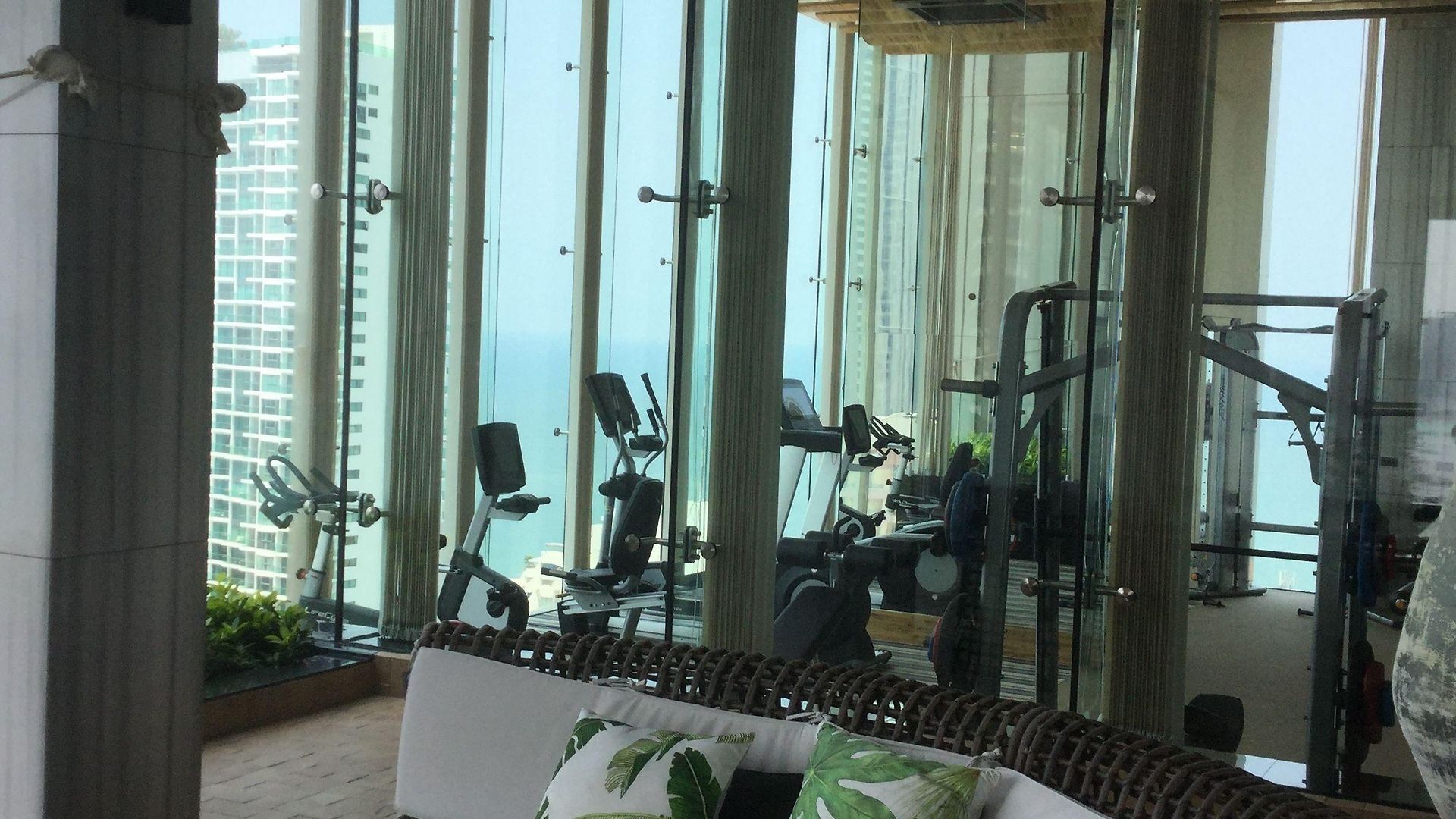 The Riviera Wongamat Hong Apartment Pattaya