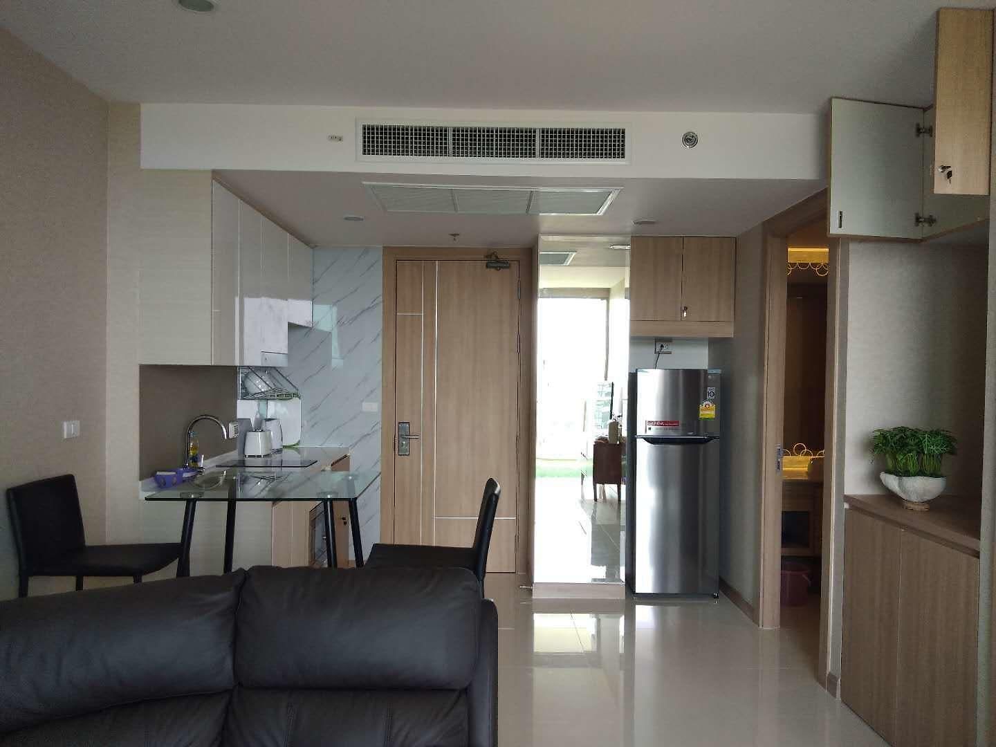The Riviera Wongamat Hong Apartment *