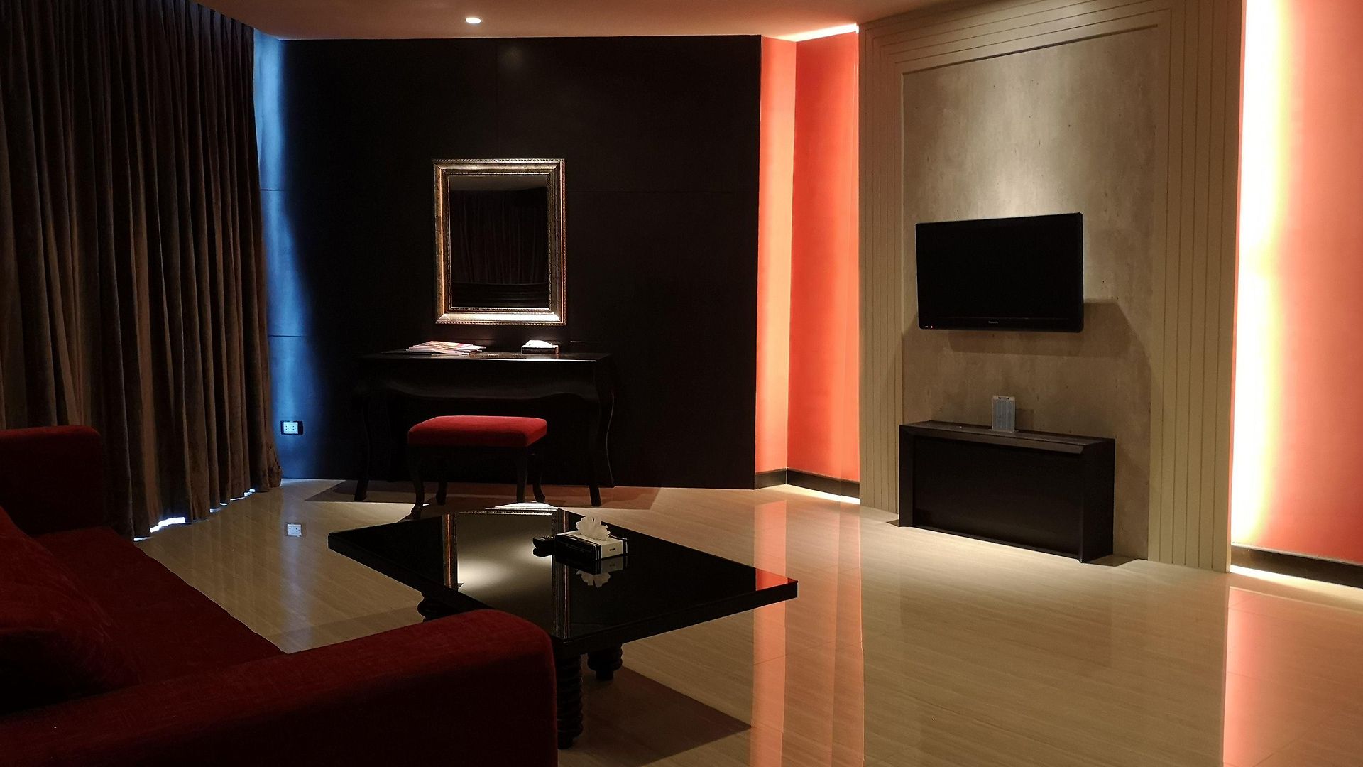 โรงแรม Tsix5 Quarter Pattaya