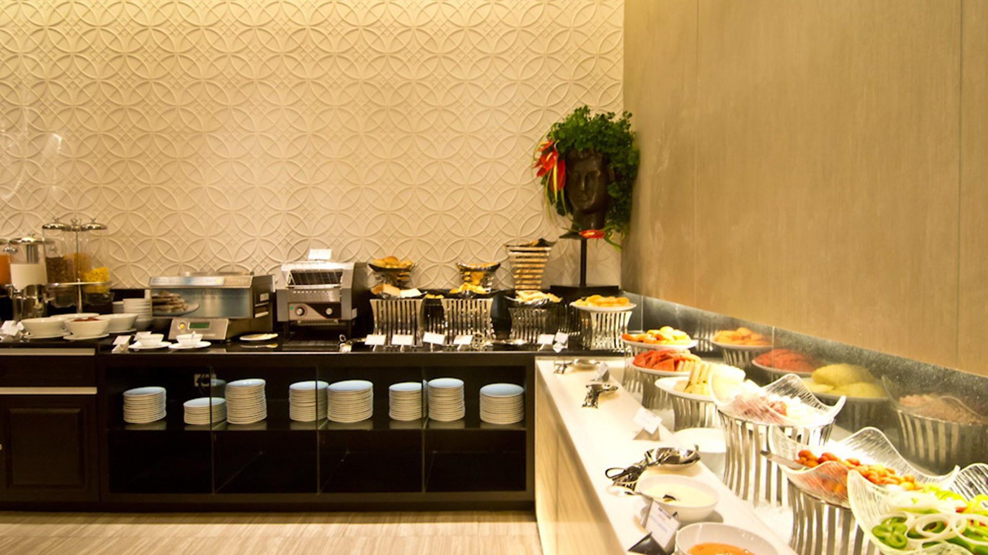 Tsix5 Quarter 5* Pattaya