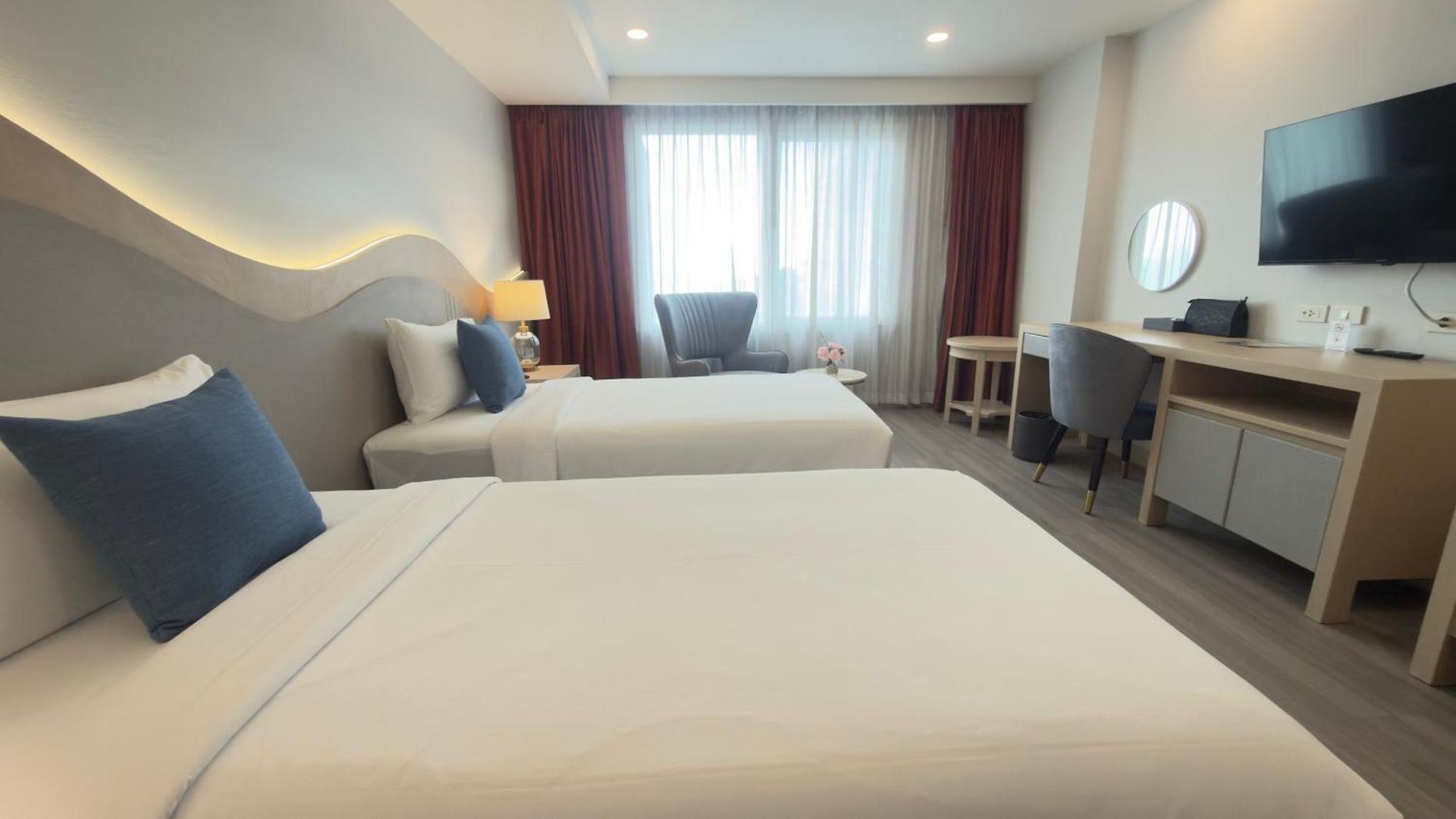 โรงแรม Empress 3*