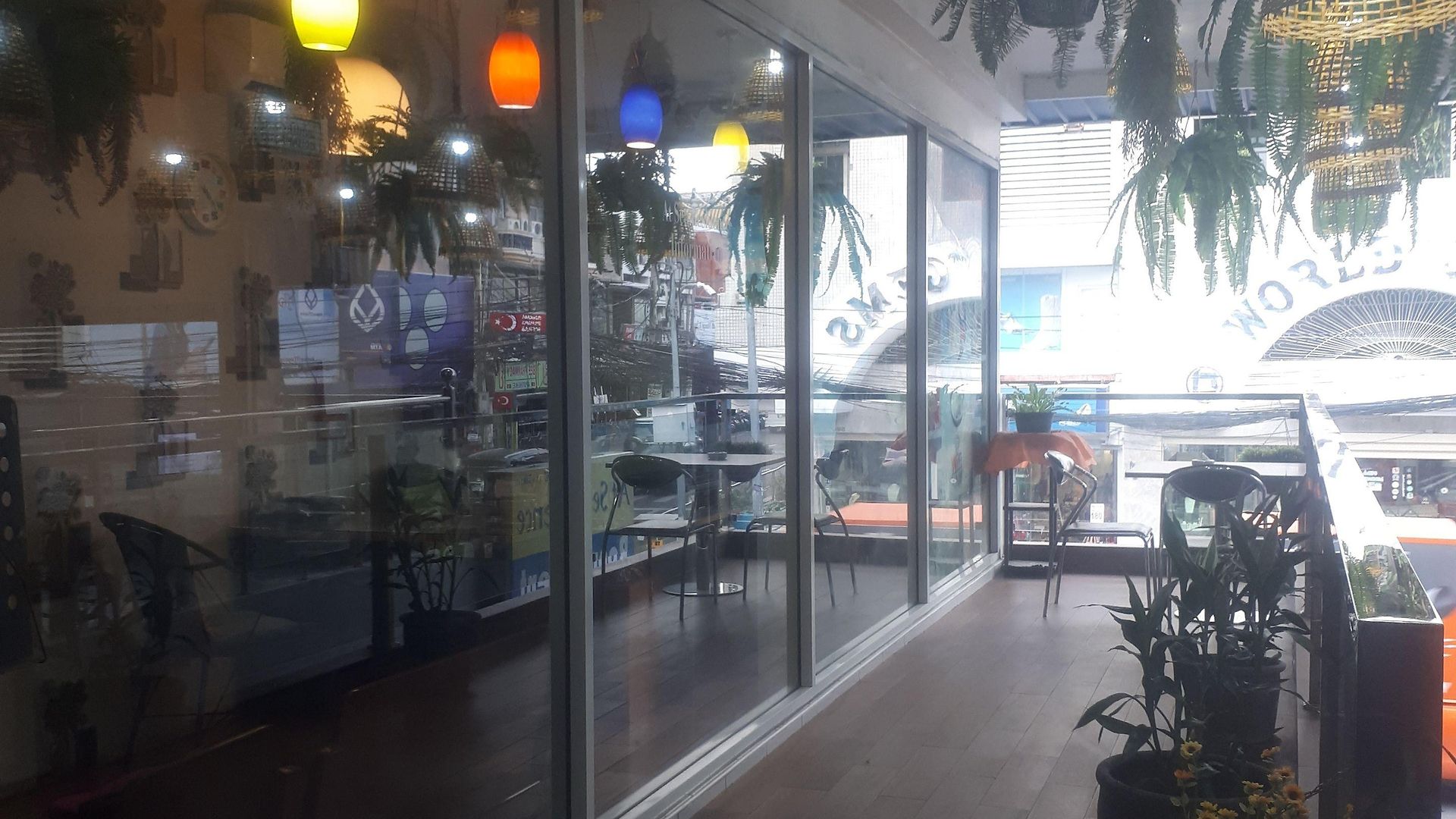 โรงแรม At Sea 2*