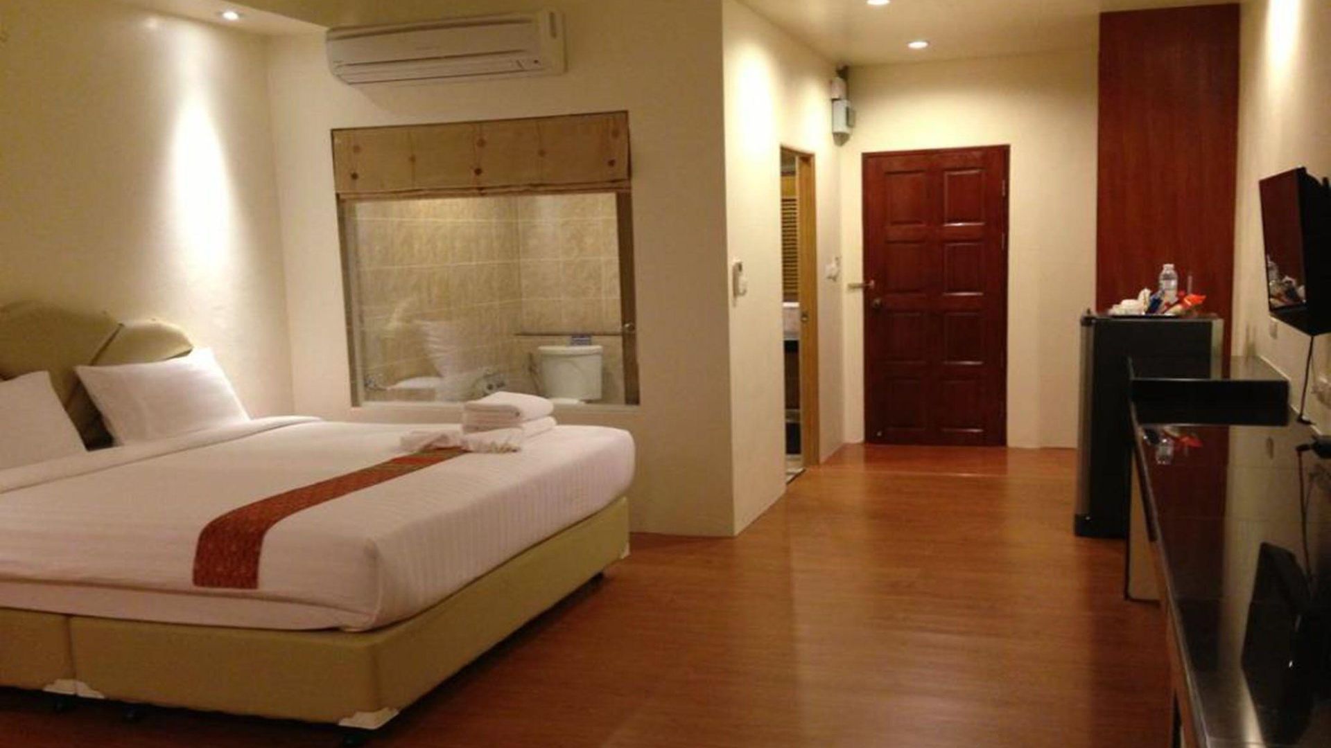 At Sea โรงแรม 2*