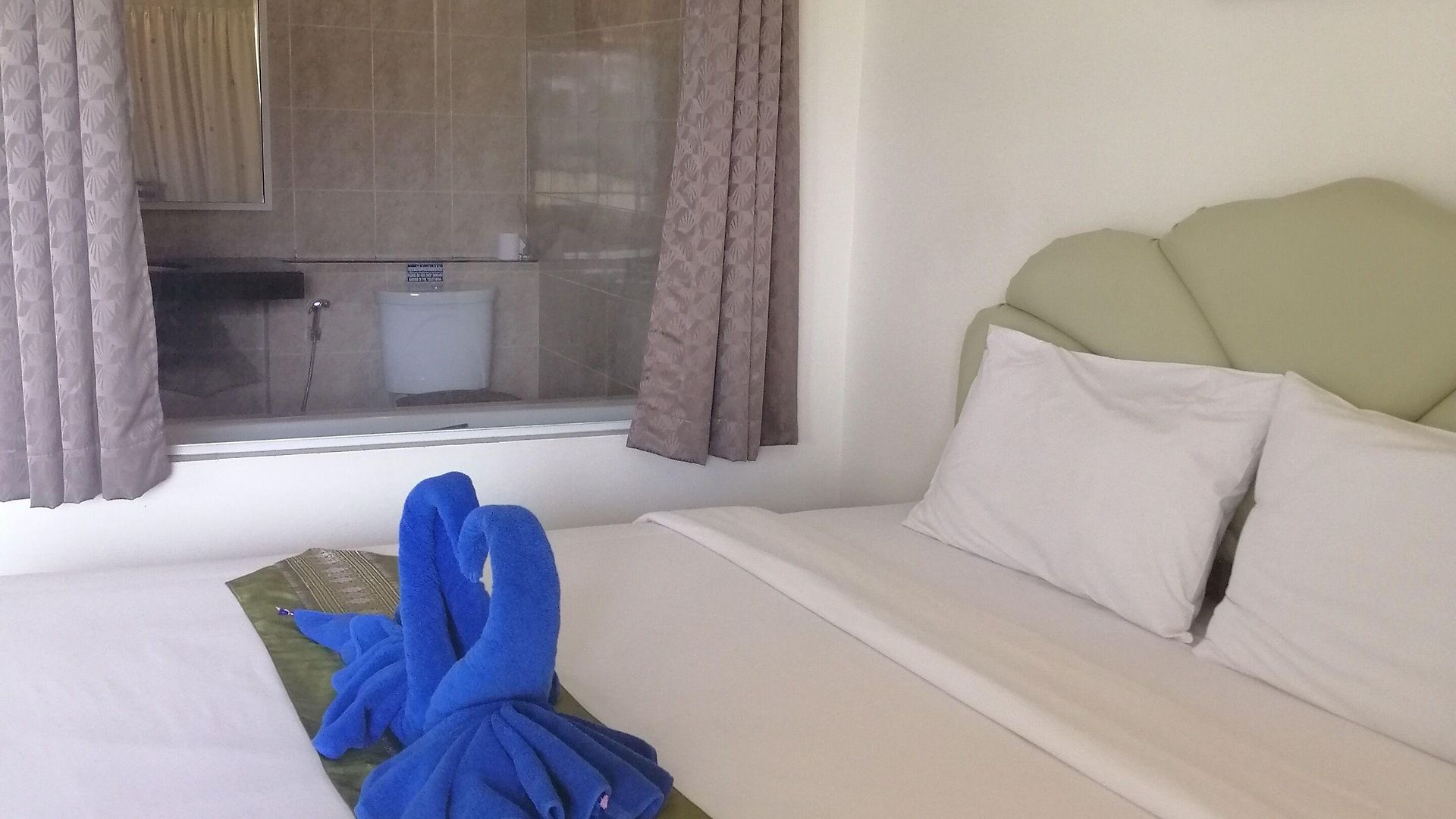 At Sea โรงแรม 2*