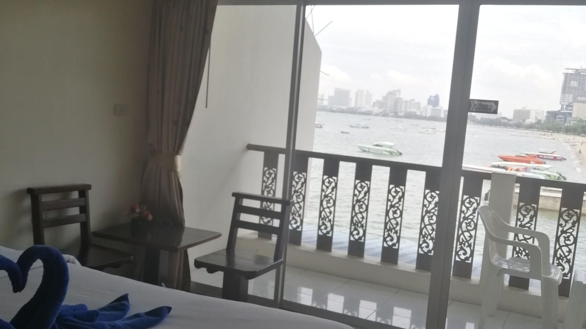 At Sea โรงแรม 2*