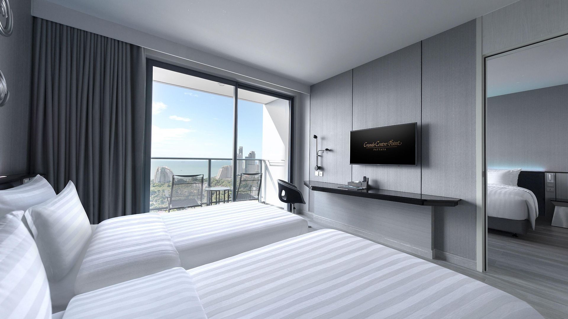 โรงแรม Grande Centre Point 5*