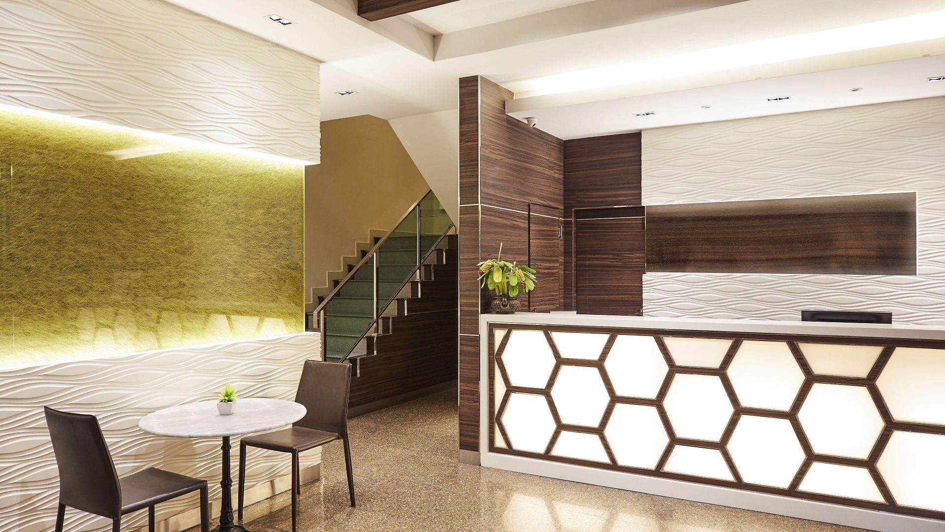 โรงแรม Tribe
