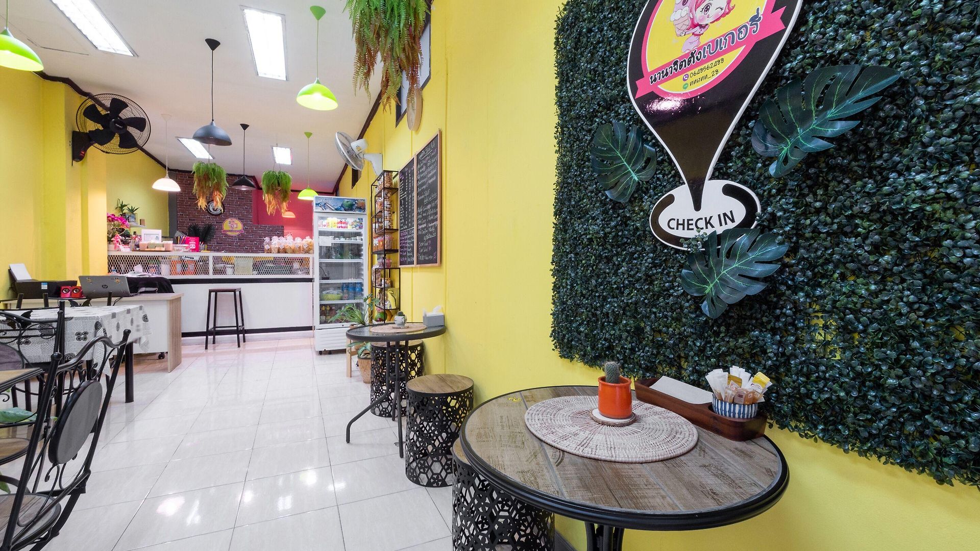 Oyo 75327 Diyana โรงแรม 3*