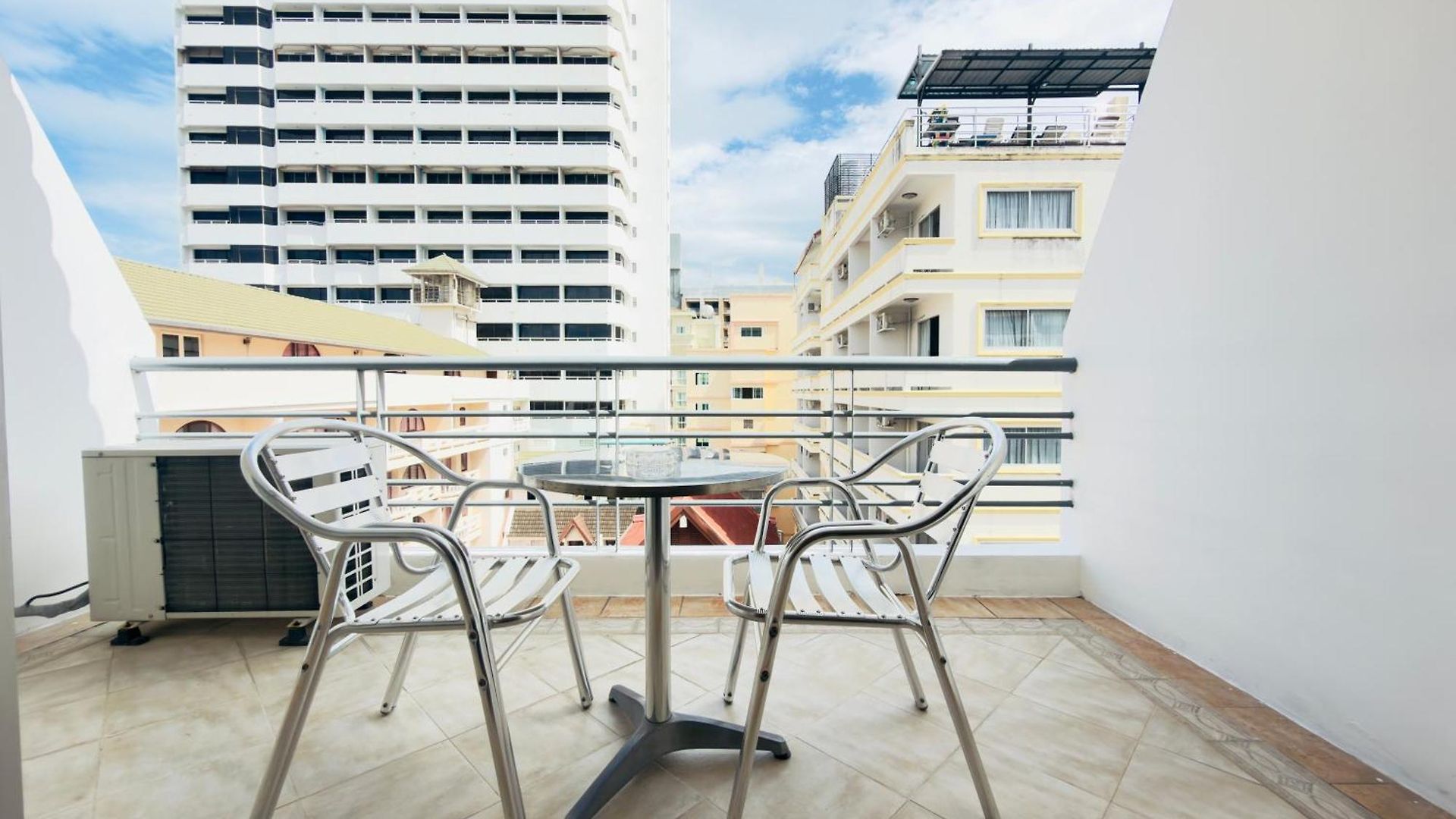 Sandy Spring โรงแรม 3*