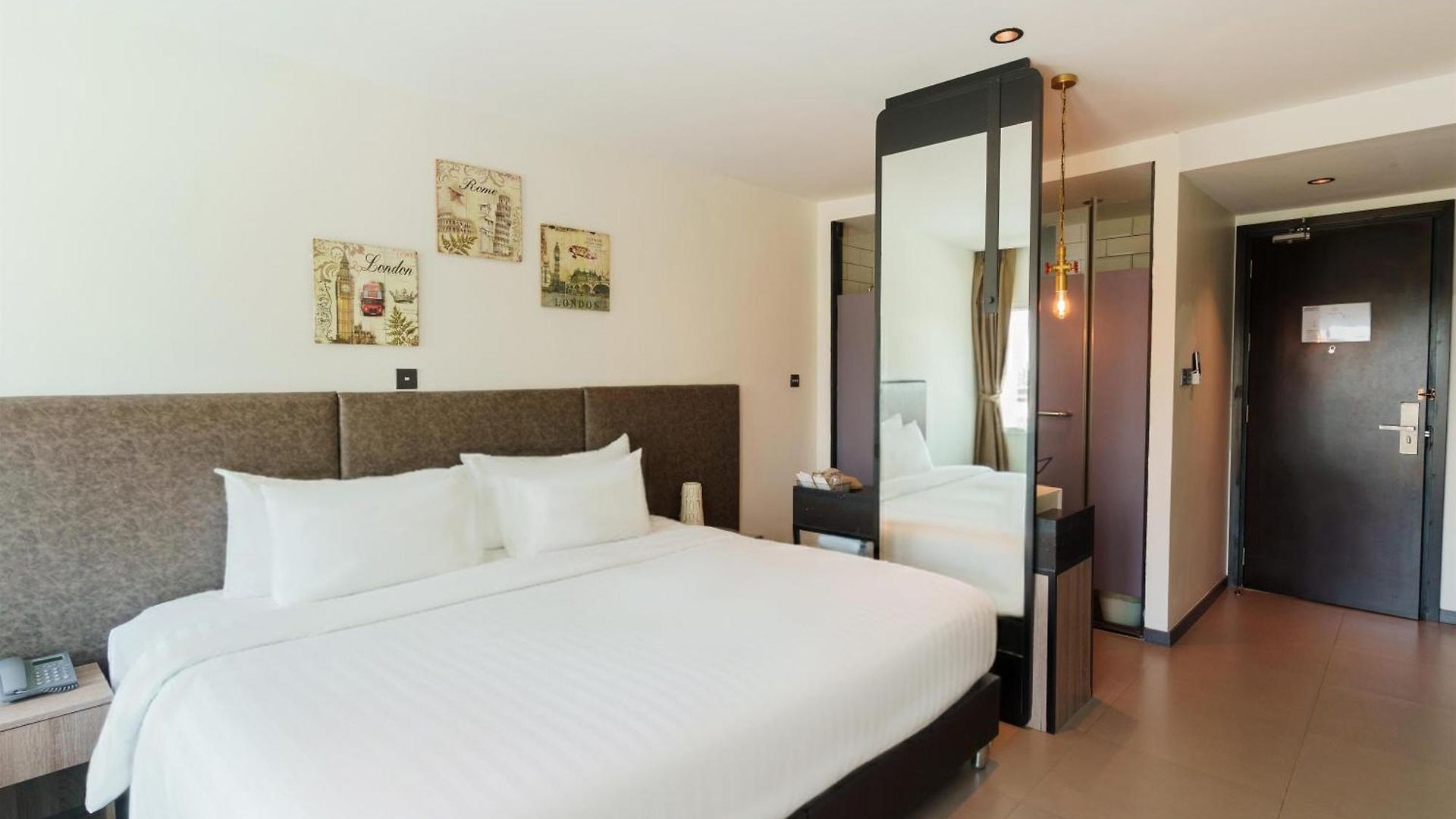 Surestay By Western T Hotel