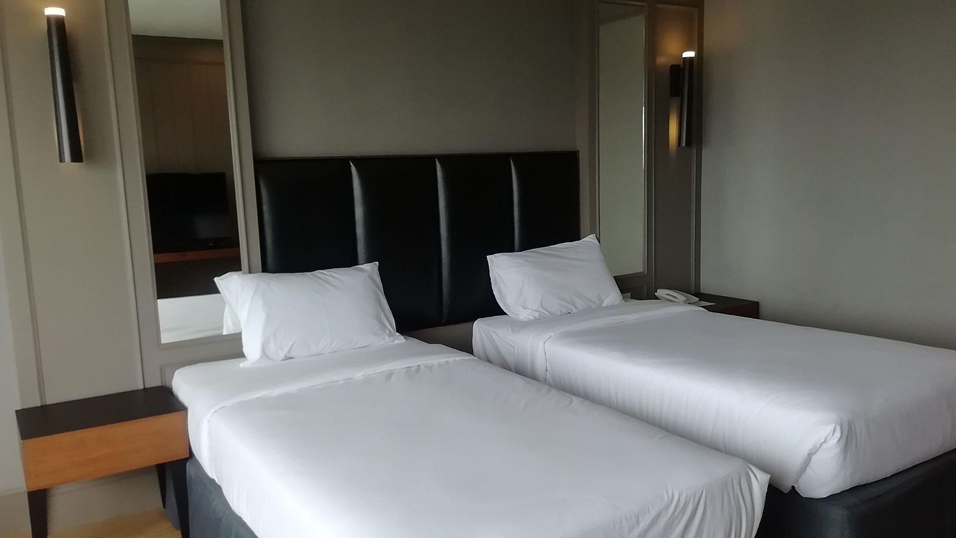 โรงแรม โรงแรมมารีน พลาซ่า พัทยา