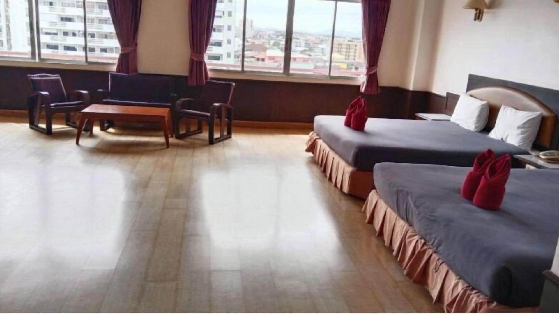 โรงแรม Marine Yensabai Pattaya