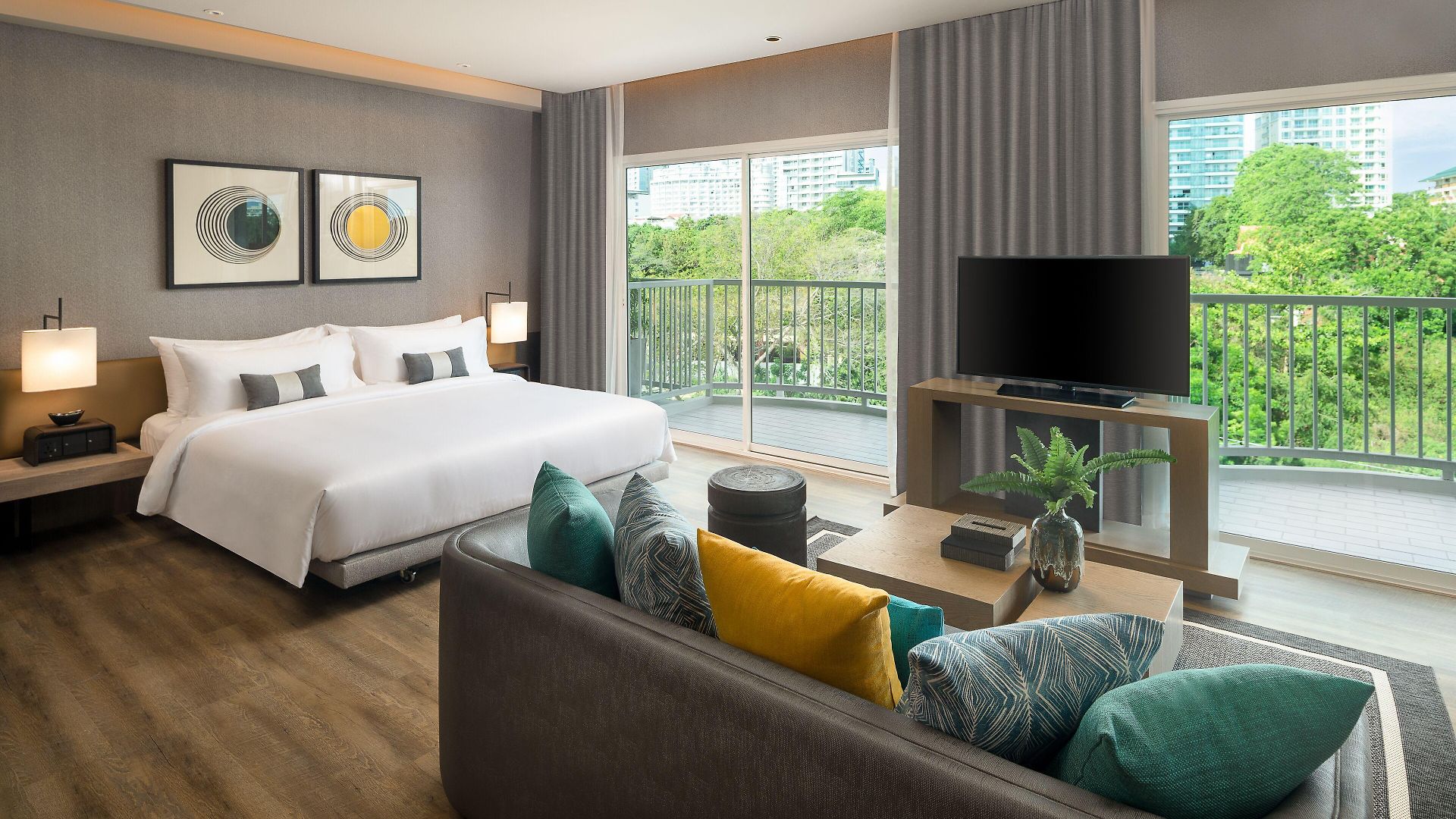 โรงแรม Cross Pratamnak 5*