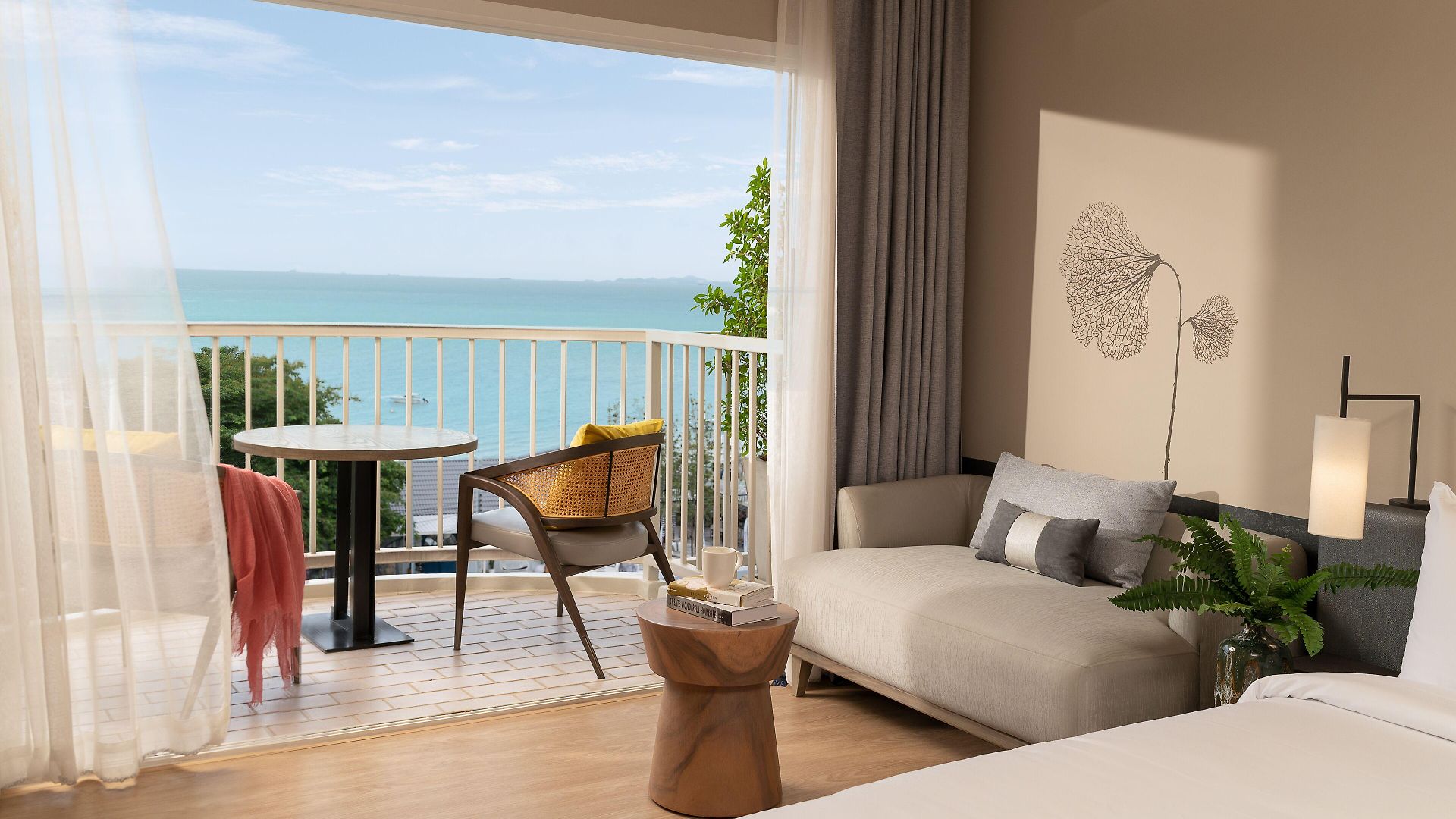 Cross Pratamnak โรงแรม 5*