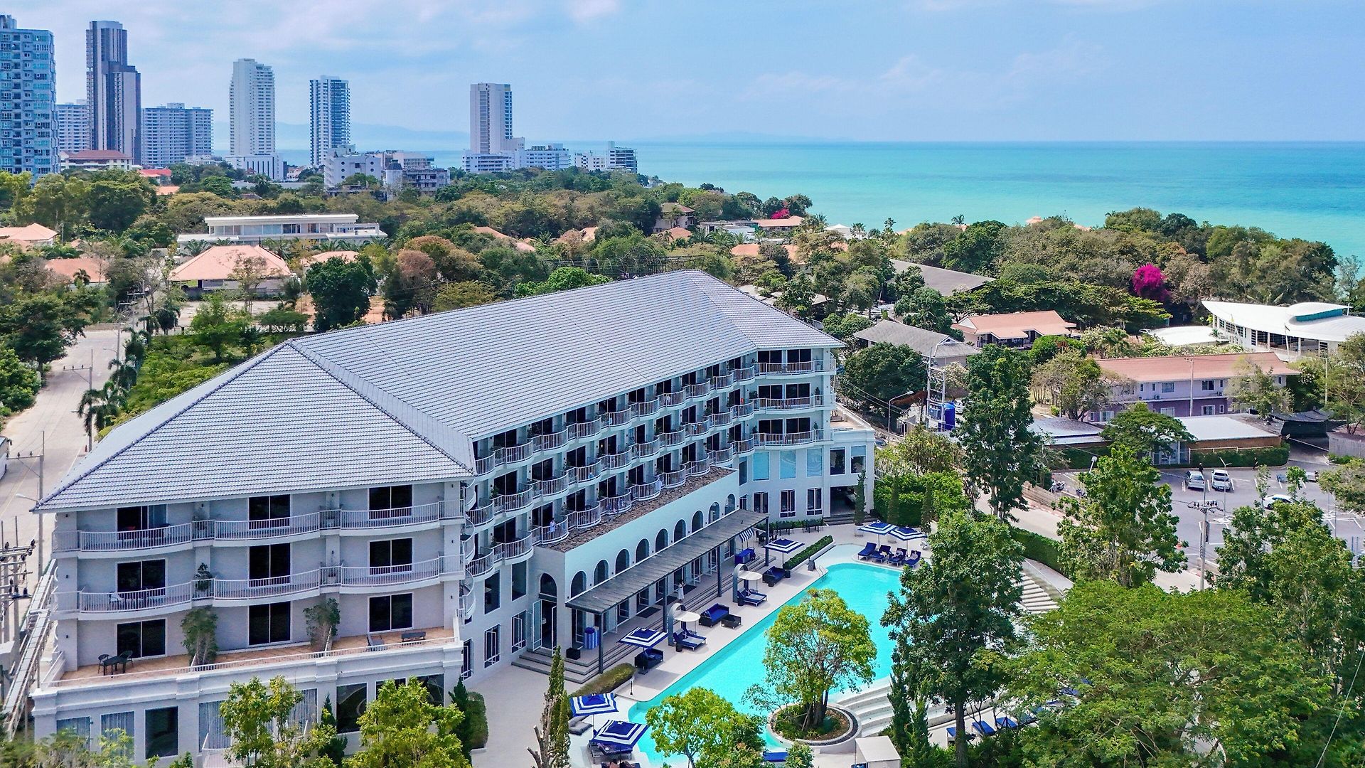 Cross Pratamnak โรงแรม 5*