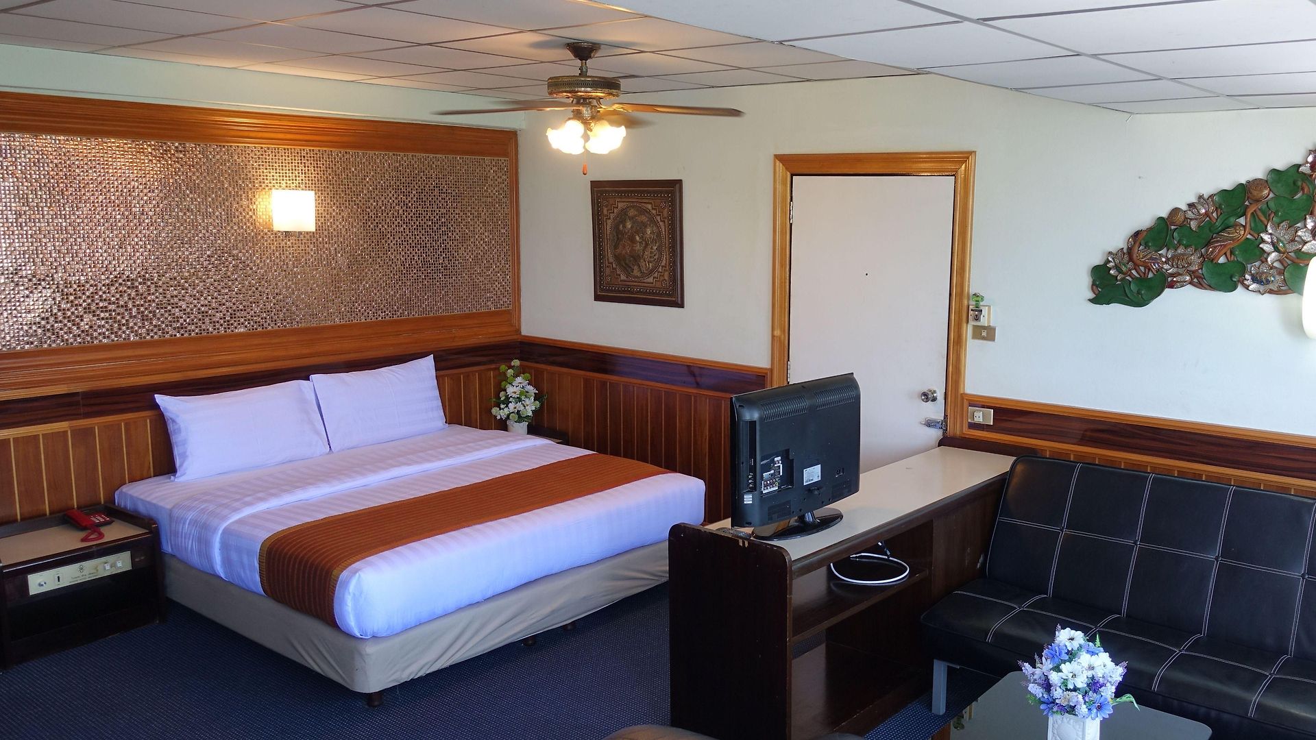 โรงแรม Serene 3*