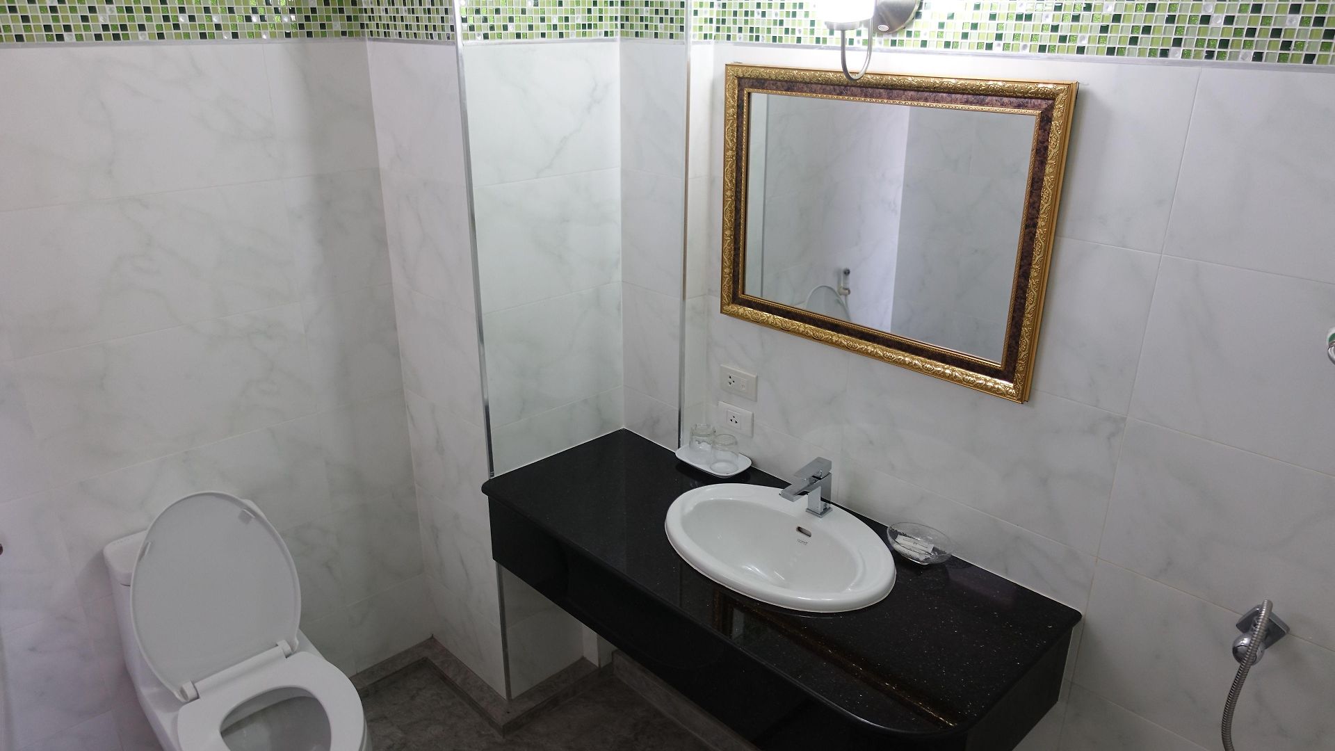 Serene โรงแรม