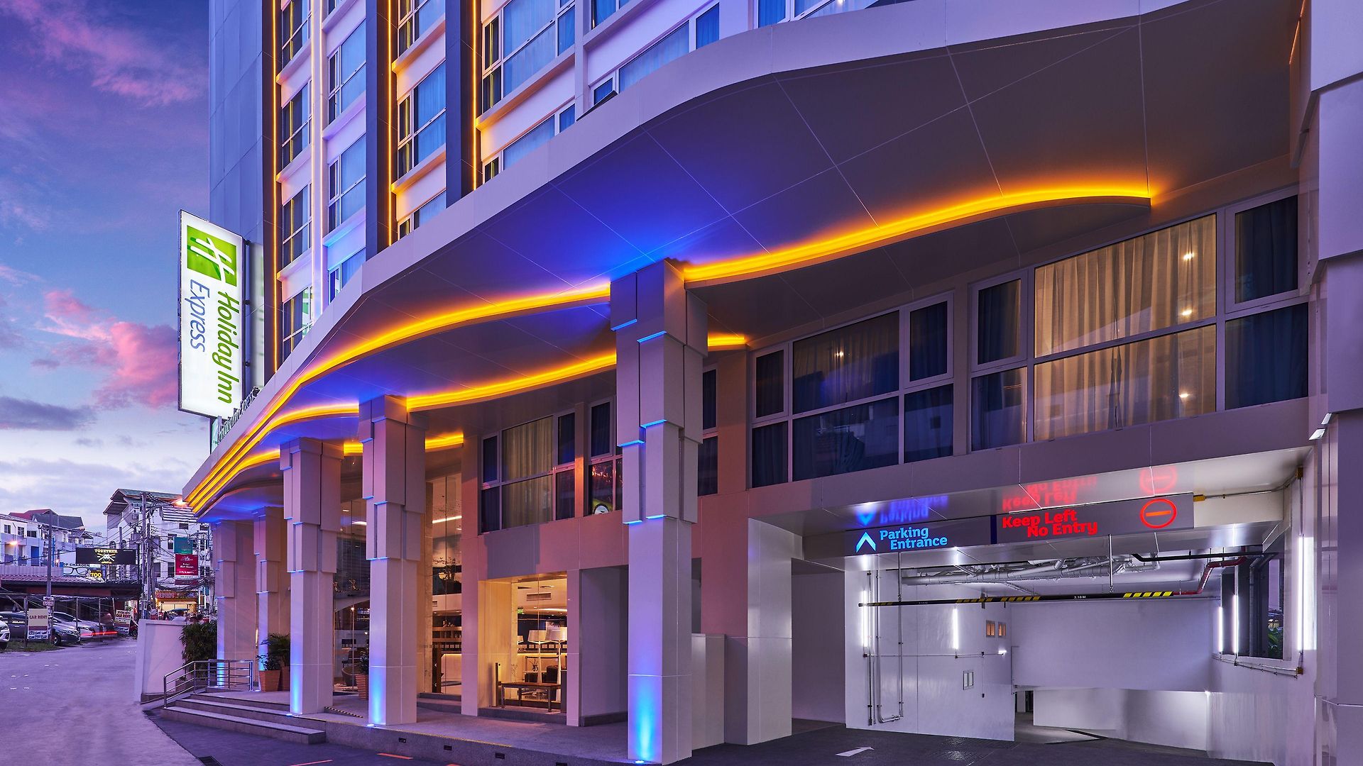 Express By Ihg Hotel 4*