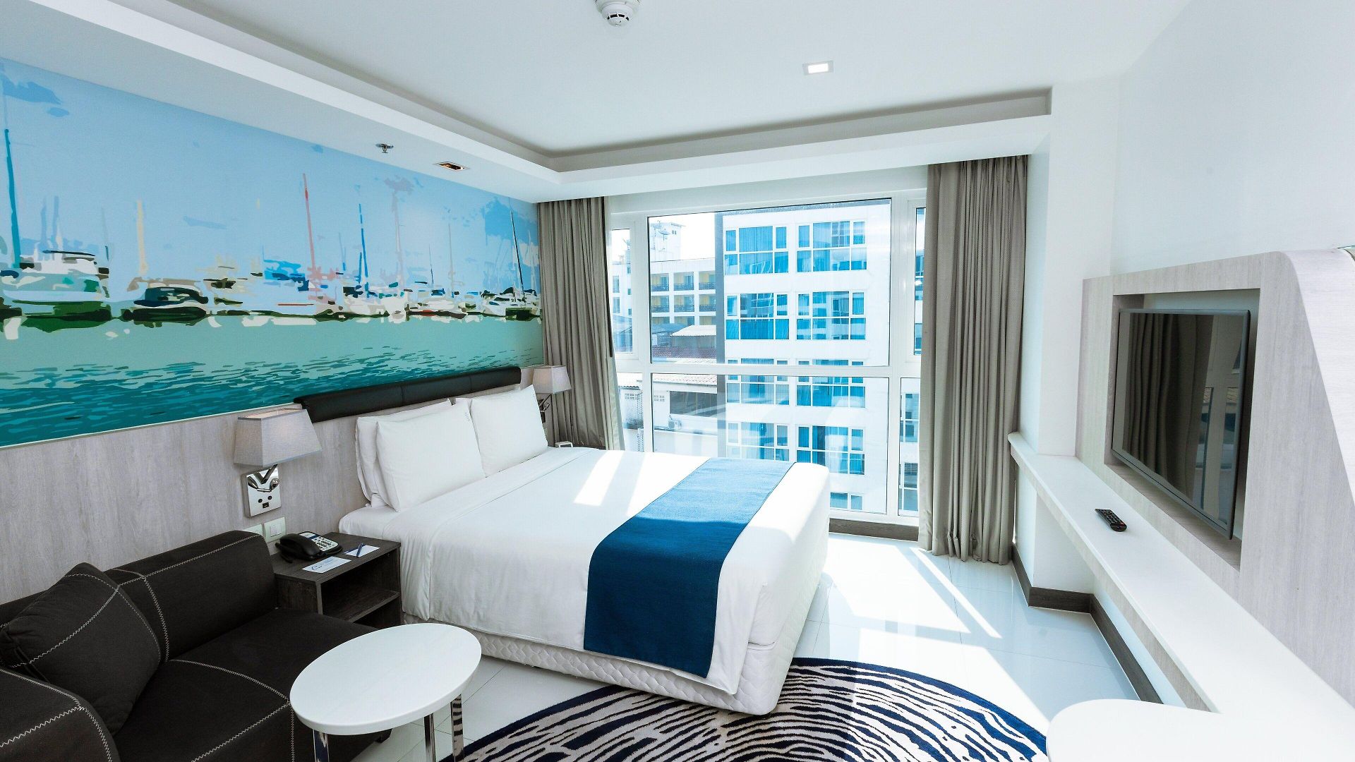 Express By Ihg Hotel 4*