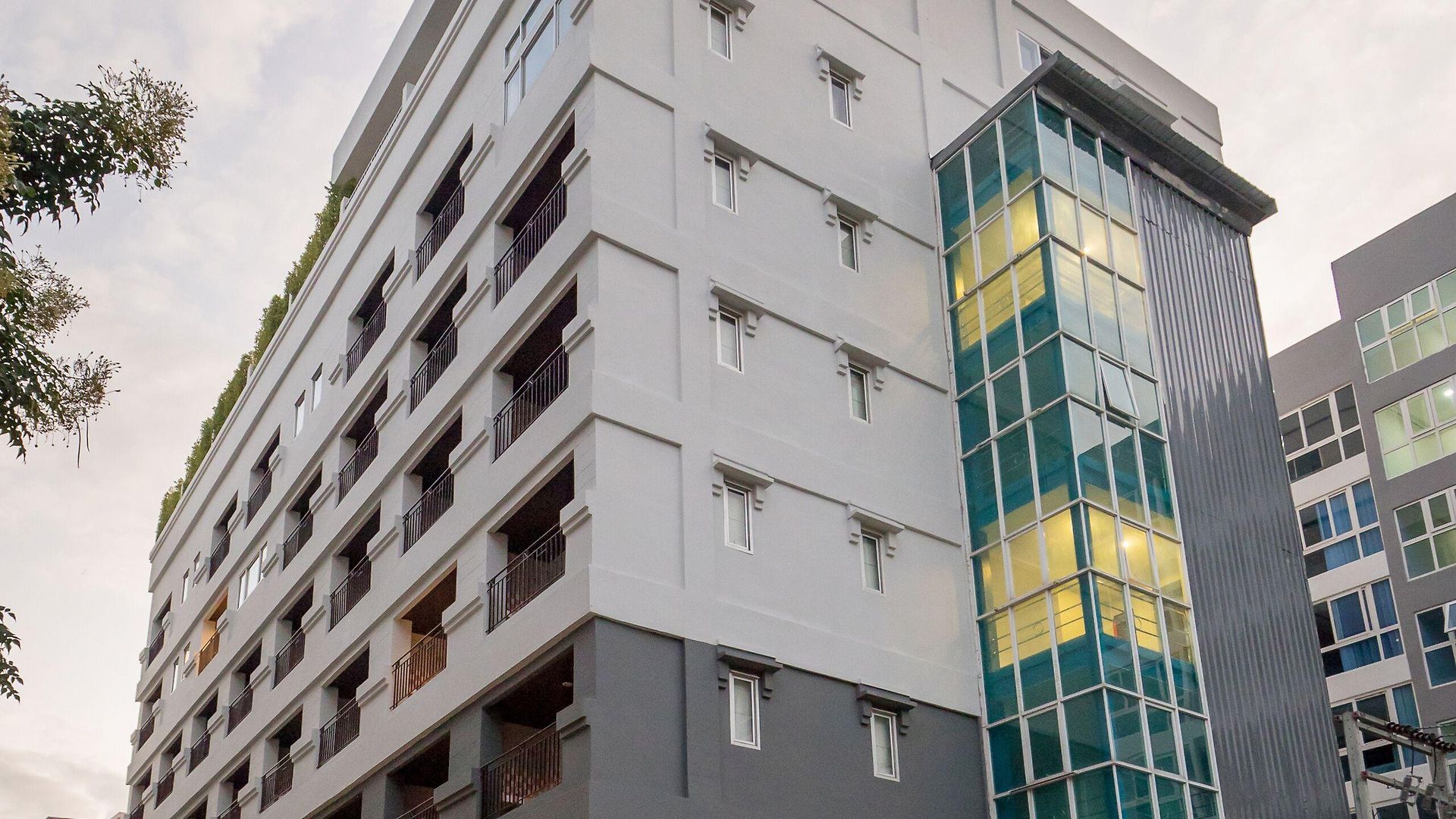 โรงแรม Journeyhub
