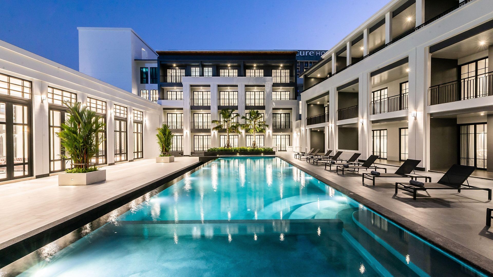 โรงแรม One Patio - Sha Extra 5*