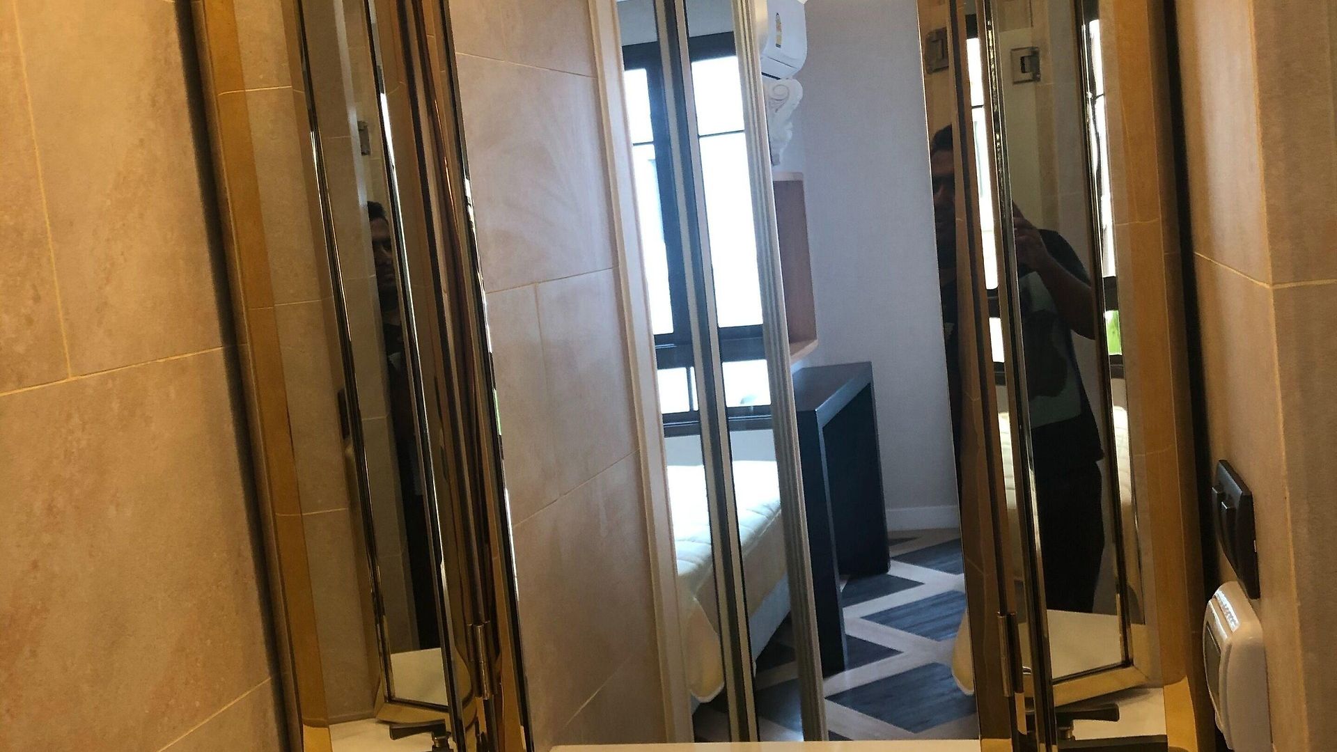 Espana Tlh โรงแรม Pattaya